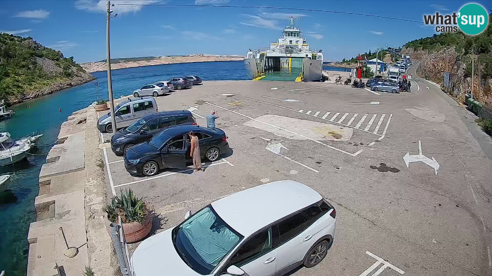 Webcam del puerto de ferris de Prizna – hacia la isla de Pag