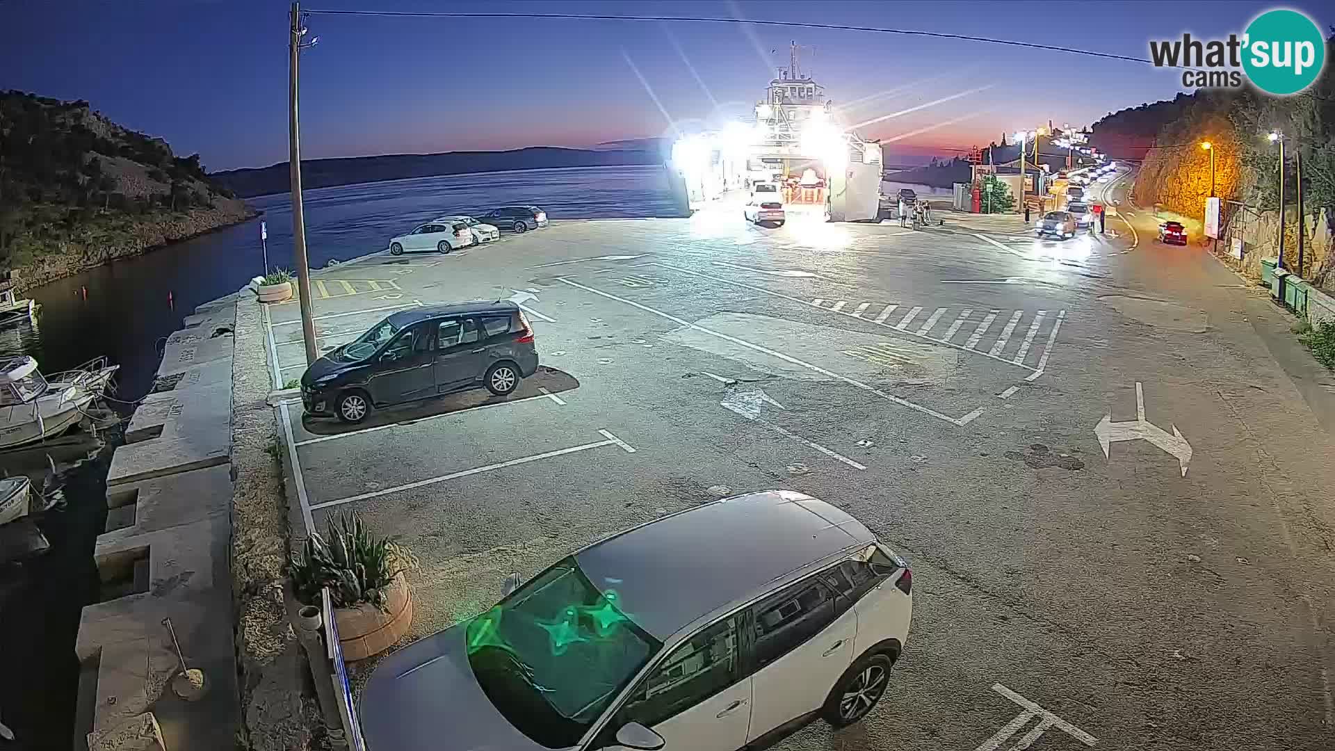 Webcam del puerto de ferris de Prizna – hacia la isla de Pag