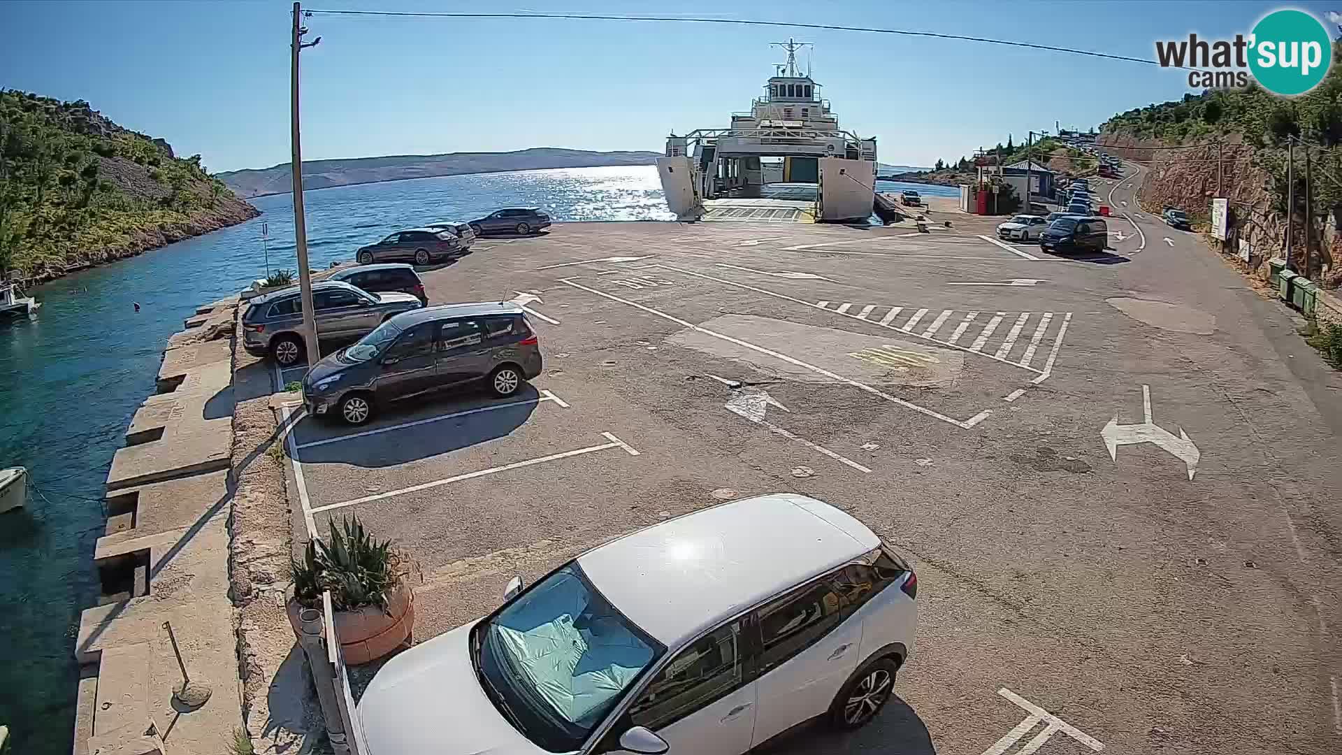 Webcam del puerto de ferris de Prizna – hacia la isla de Pag