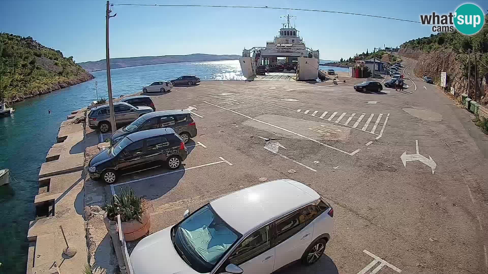 Webcam del puerto de ferris de Prizna – hacia la isla de Pag