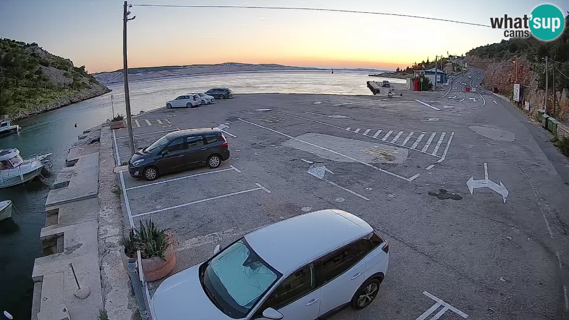 Webcam del puerto de ferris de Prizna – hacia la isla de Pag
