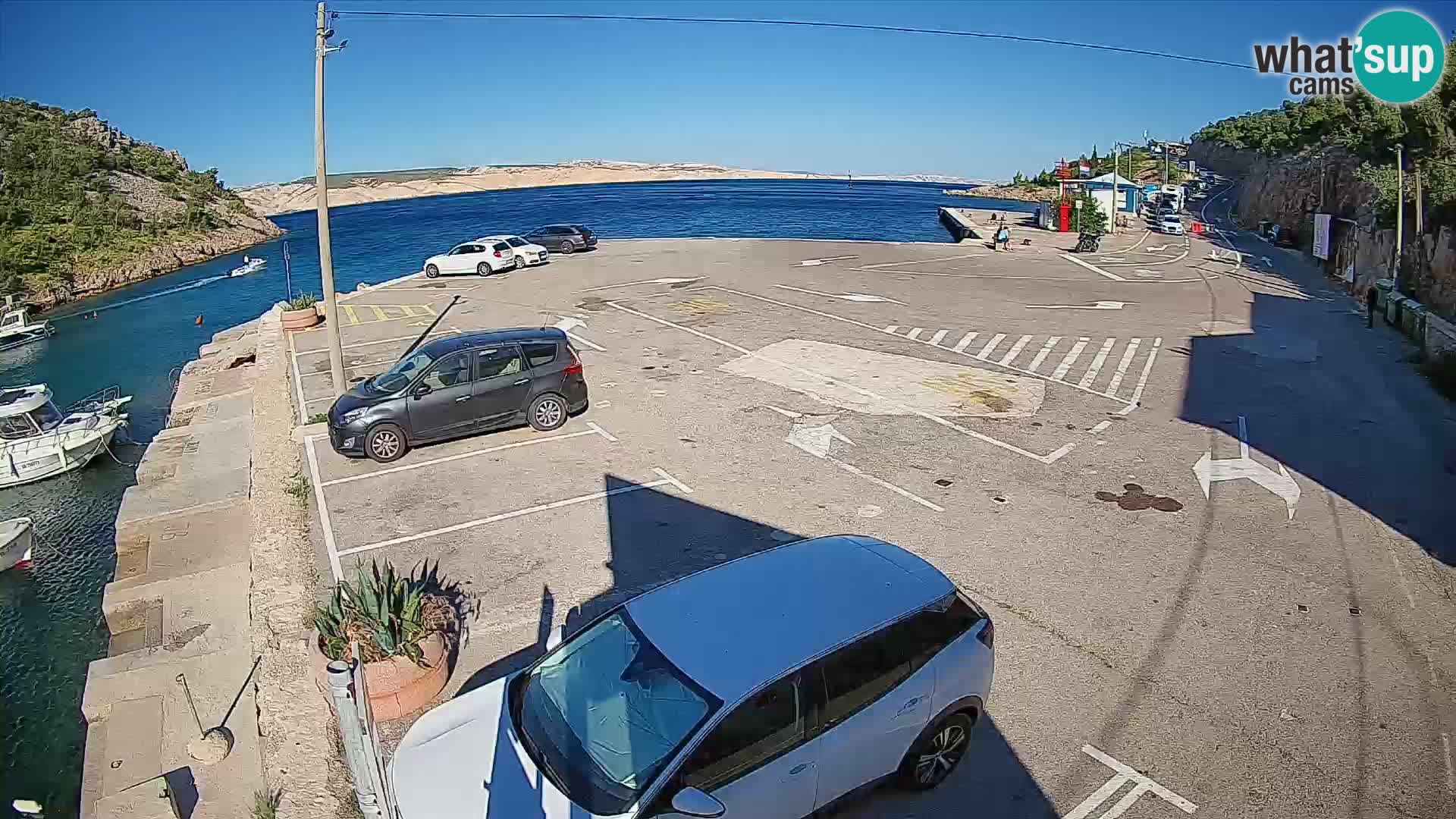Webcam del puerto de ferris de Prizna – hacia la isla de Pag