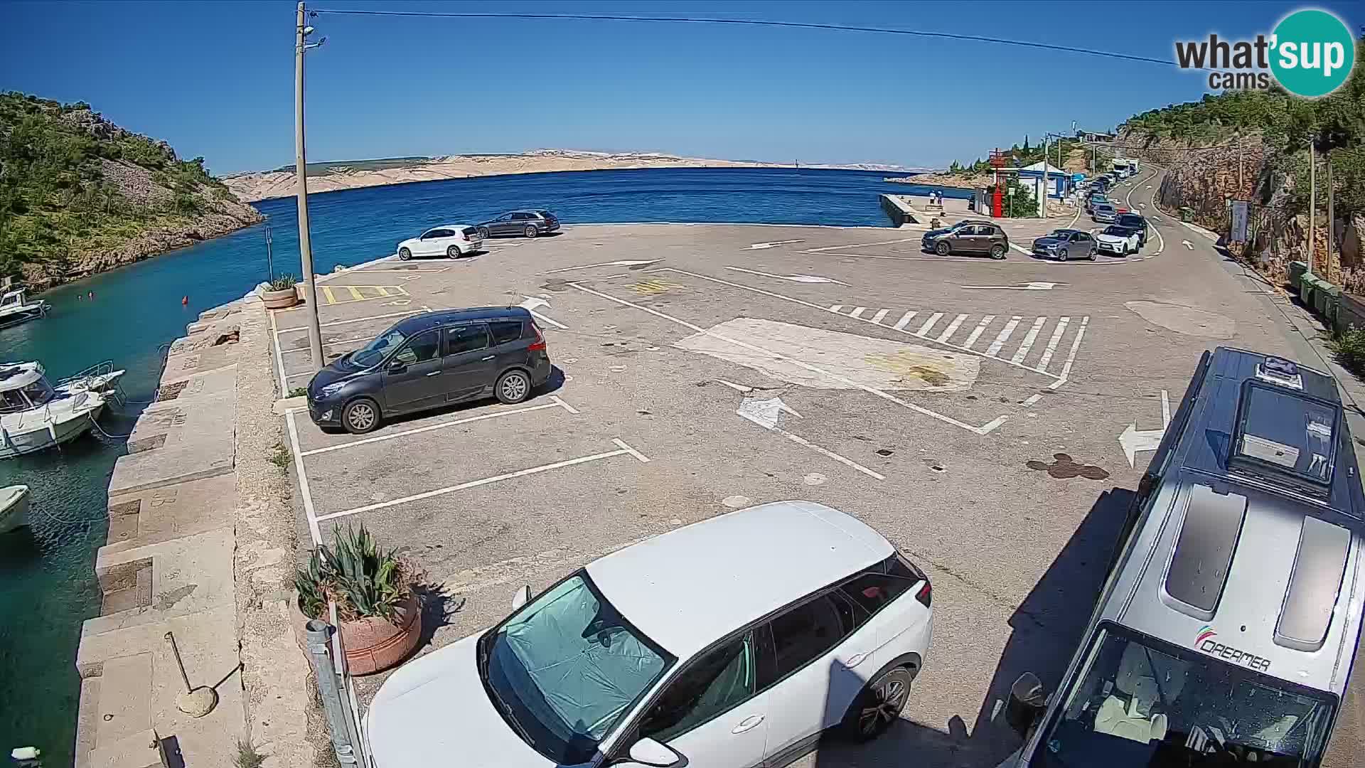 Webcam del puerto de ferris de Prizna – hacia la isla de Pag