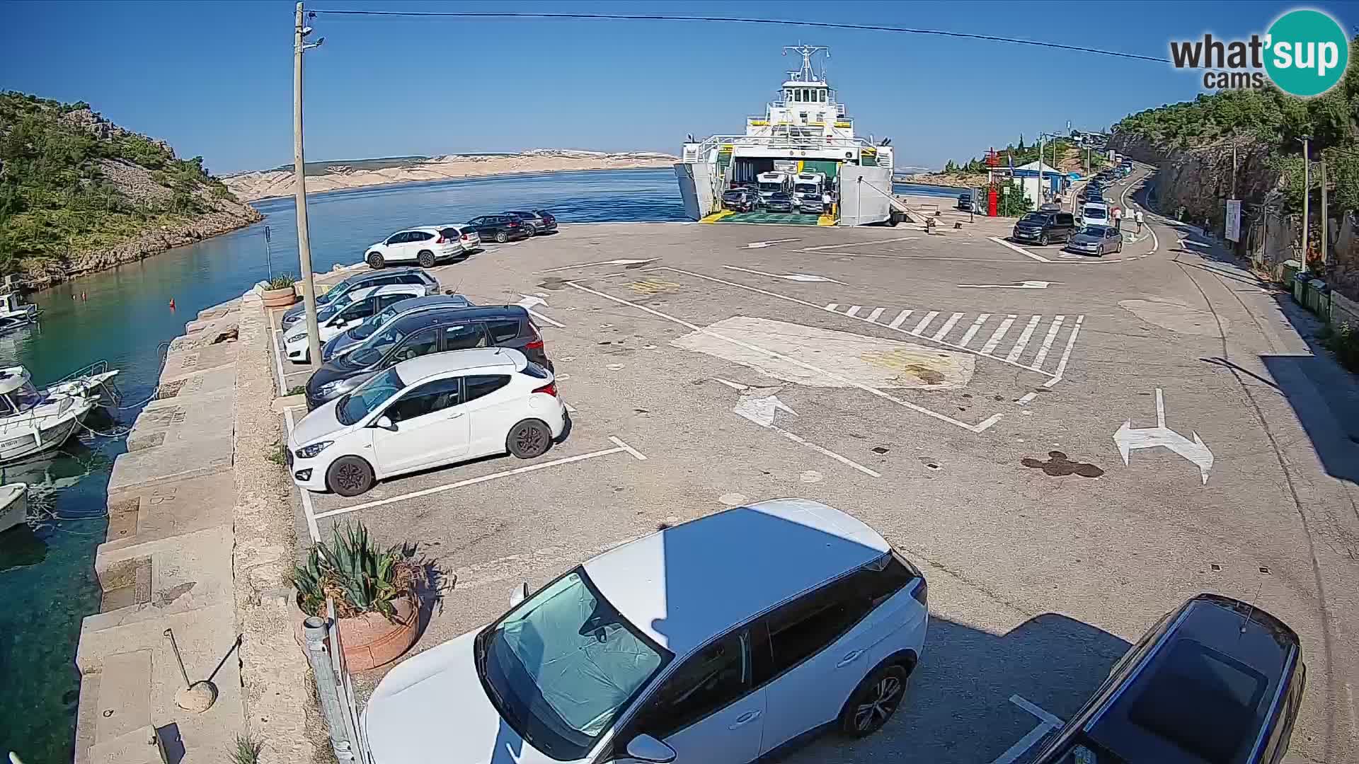 Webcam del puerto de ferris de Prizna – hacia la isla de Pag