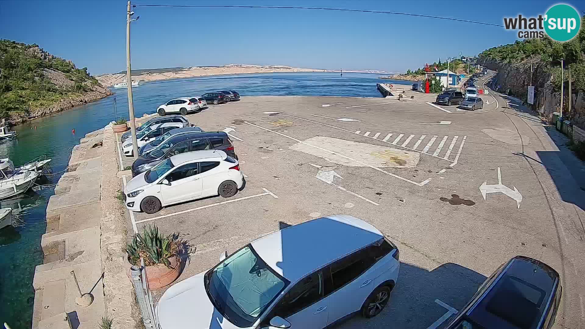 Webcam del puerto de ferris de Prizna – hacia la isla de Pag