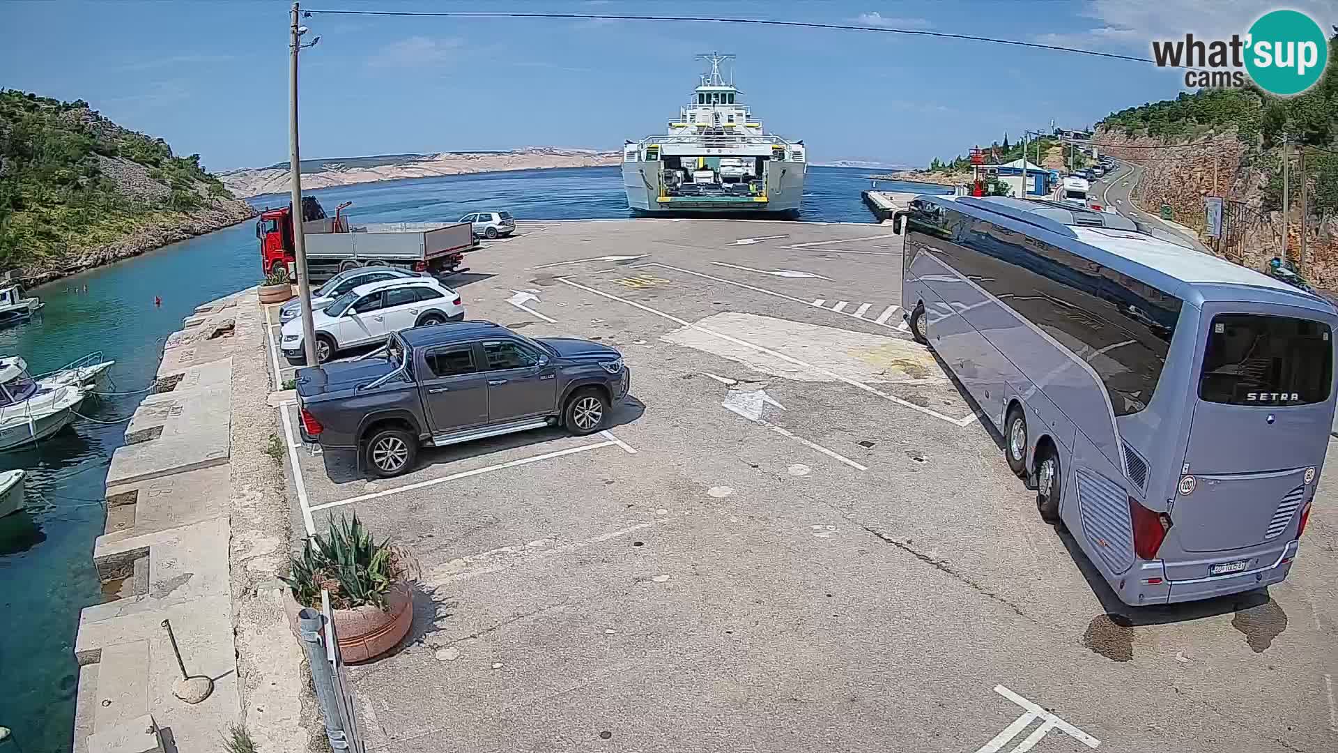 Webcam del puerto de ferris de Prizna – hacia la isla de Pag
