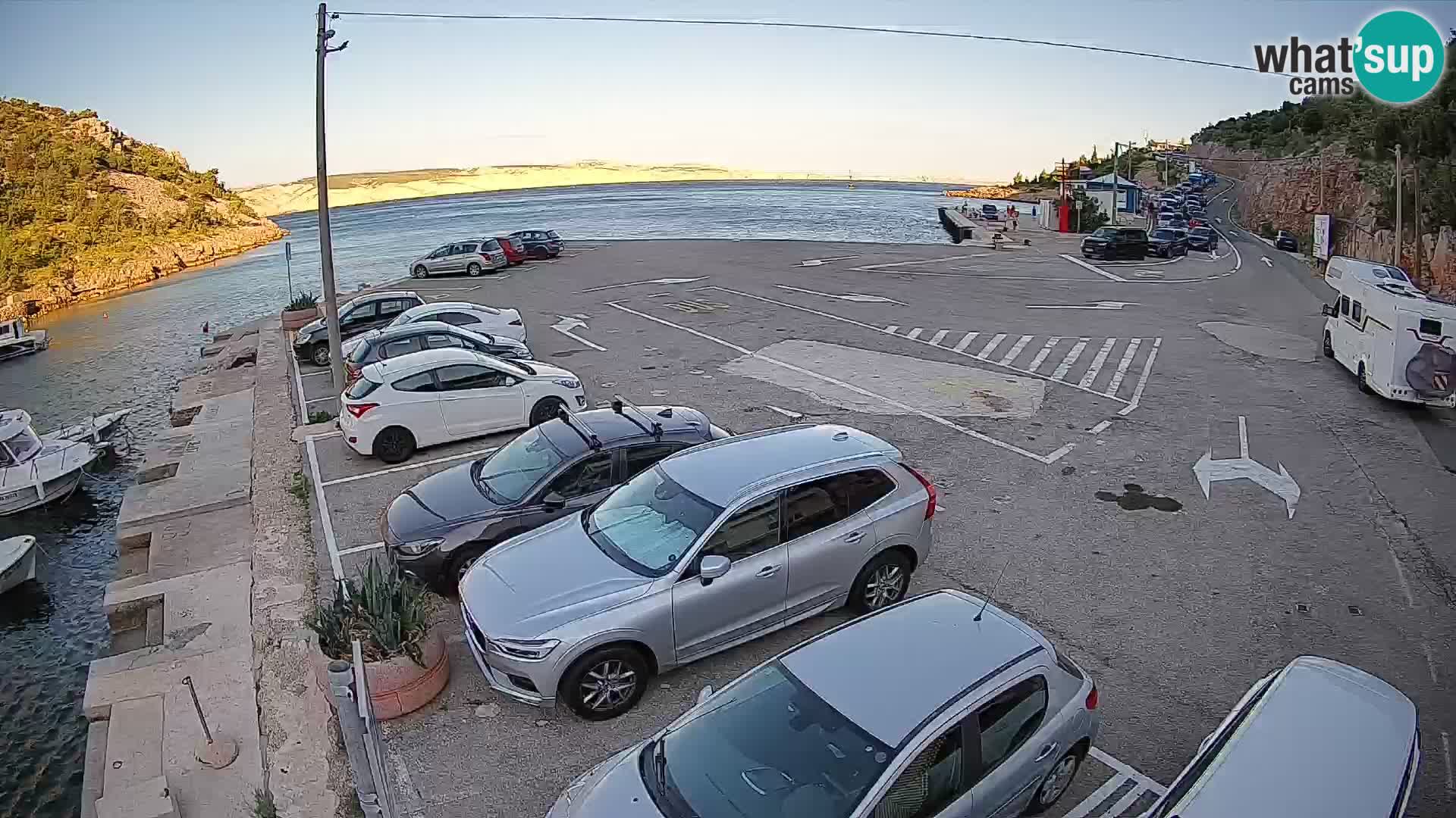 Webcam del puerto de ferris de Prizna – hacia la isla de Pag