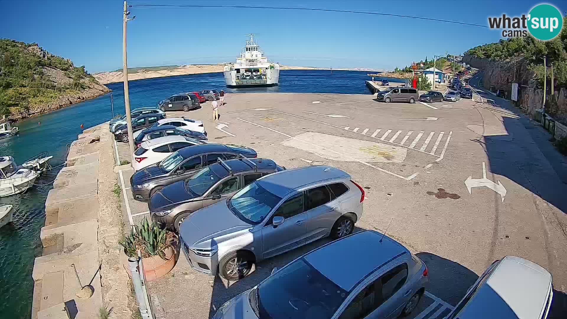 Webcam del puerto de ferris de Prizna – hacia la isla de Pag