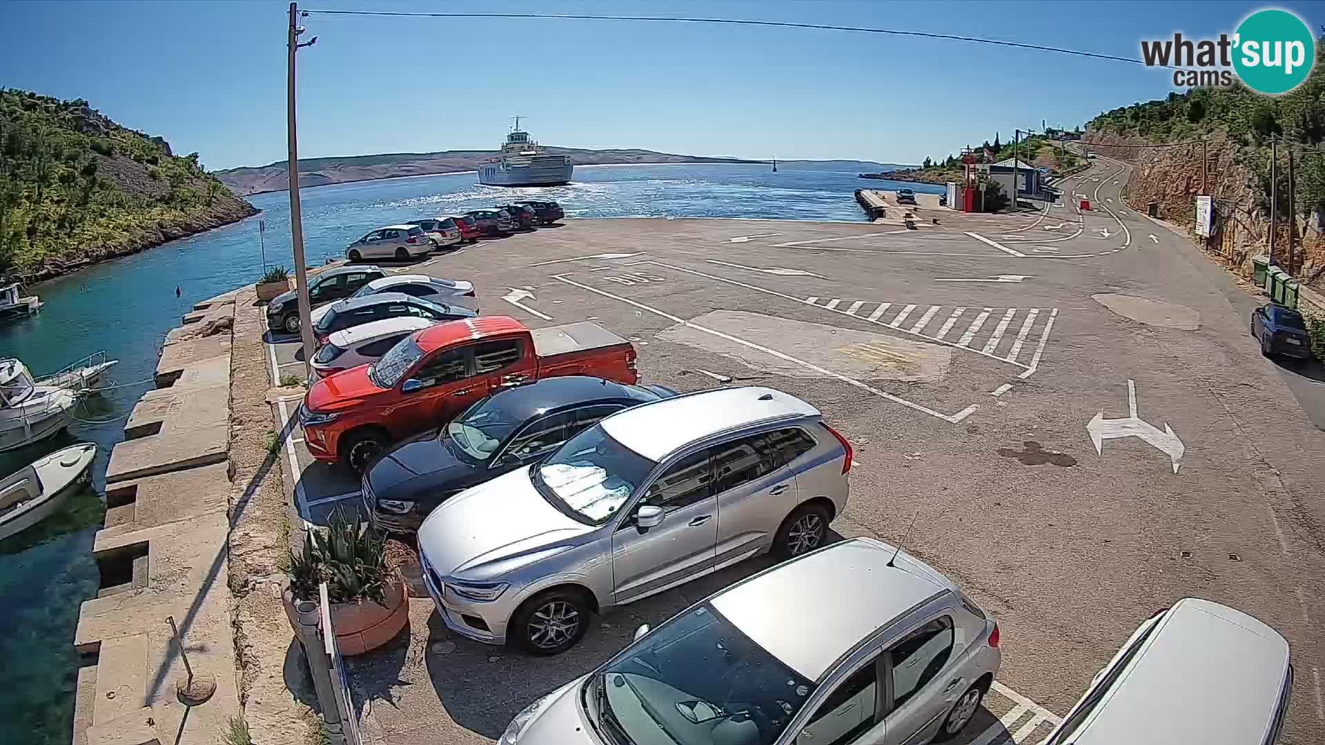 Spletna kamera trajektno pristanišče Prizna – proti otoku Pag