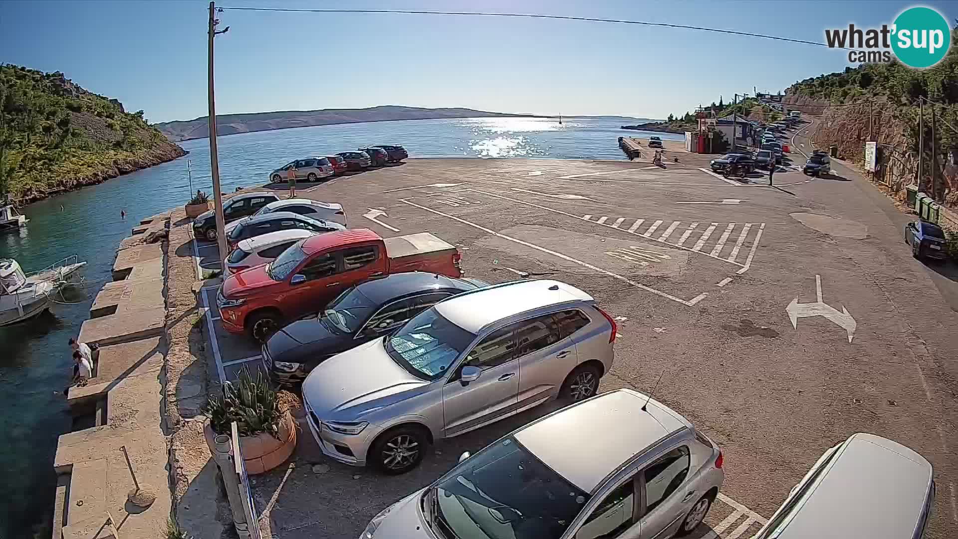Spletna kamera trajektno pristanišče Prizna – proti otoku Pag