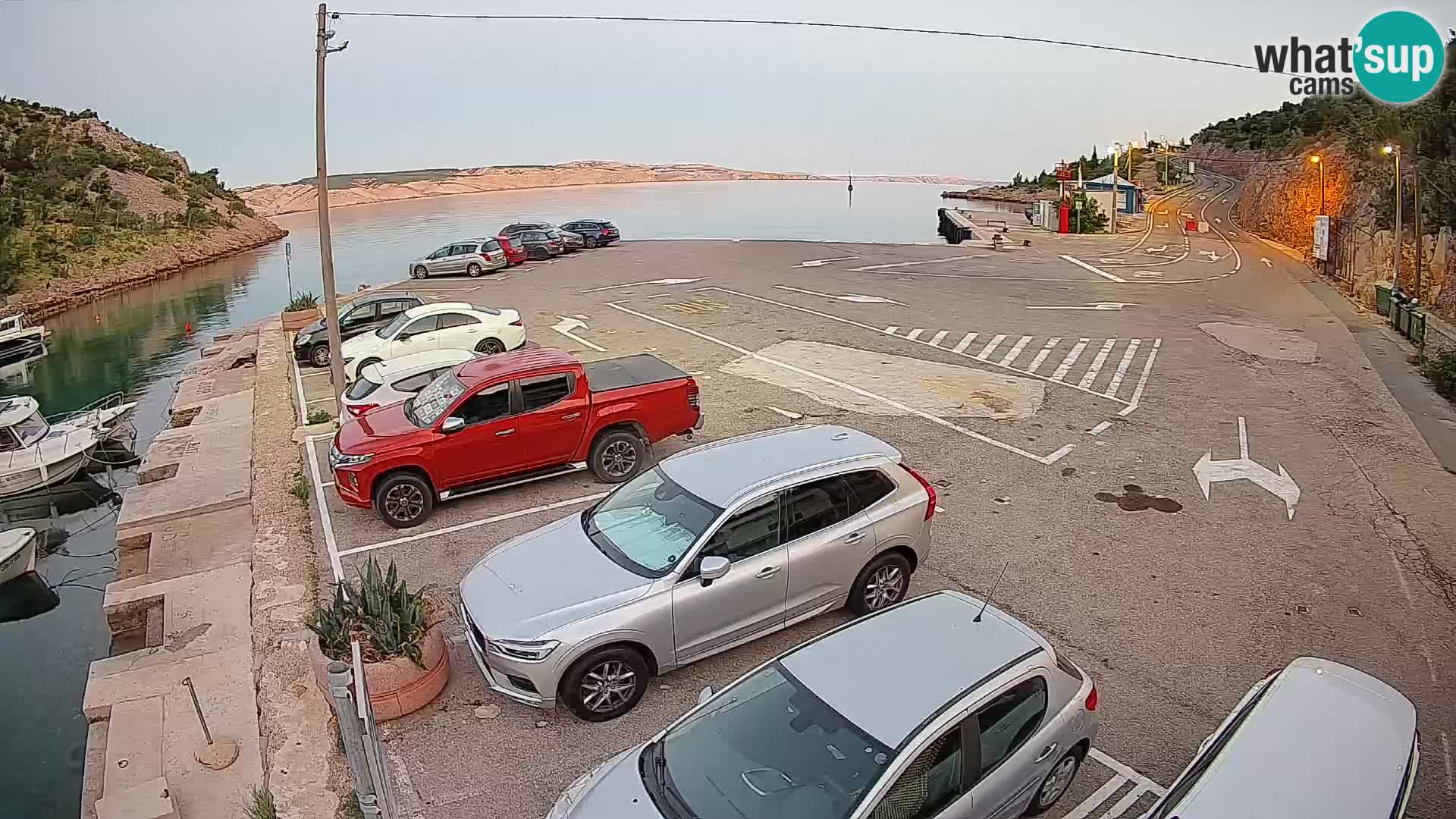 Webcam del puerto de ferris de Prizna – hacia la isla de Pag