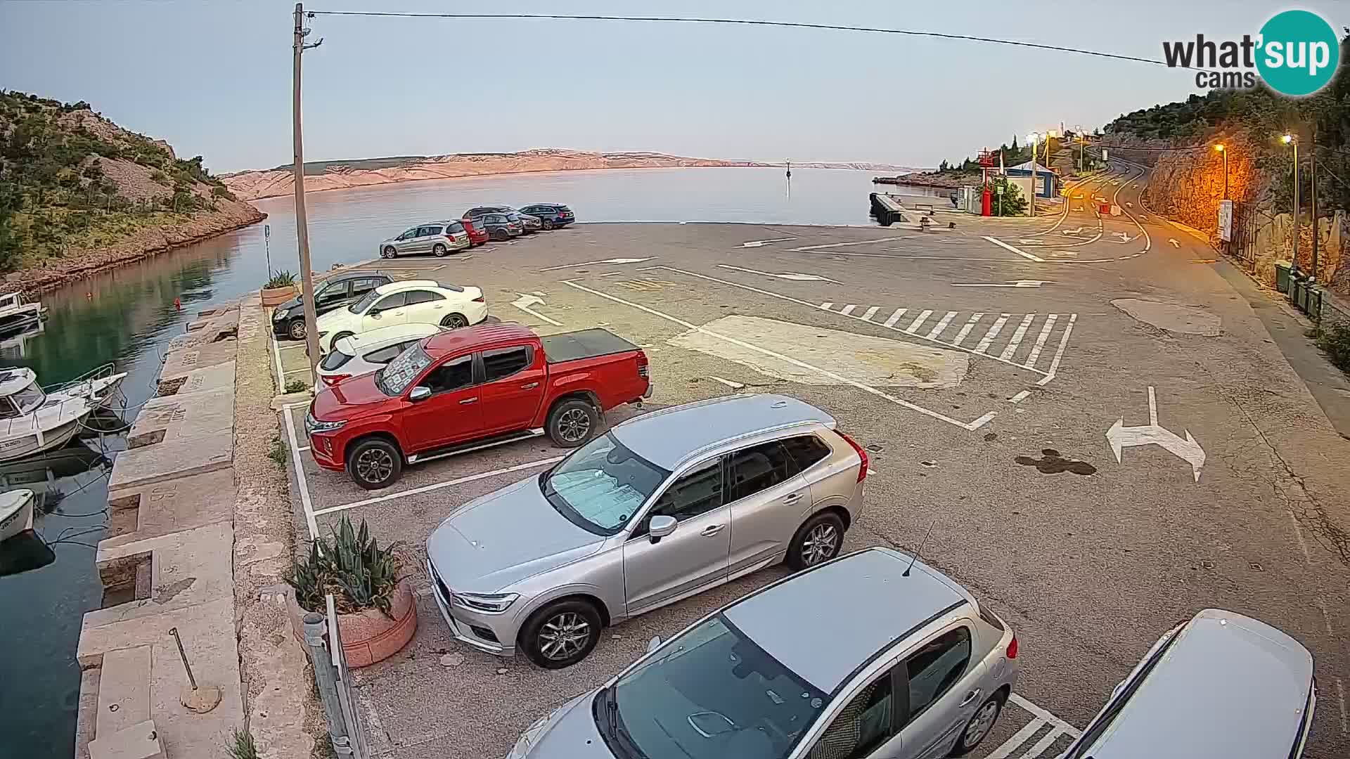 Webcam del puerto de ferris de Prizna – hacia la isla de Pag