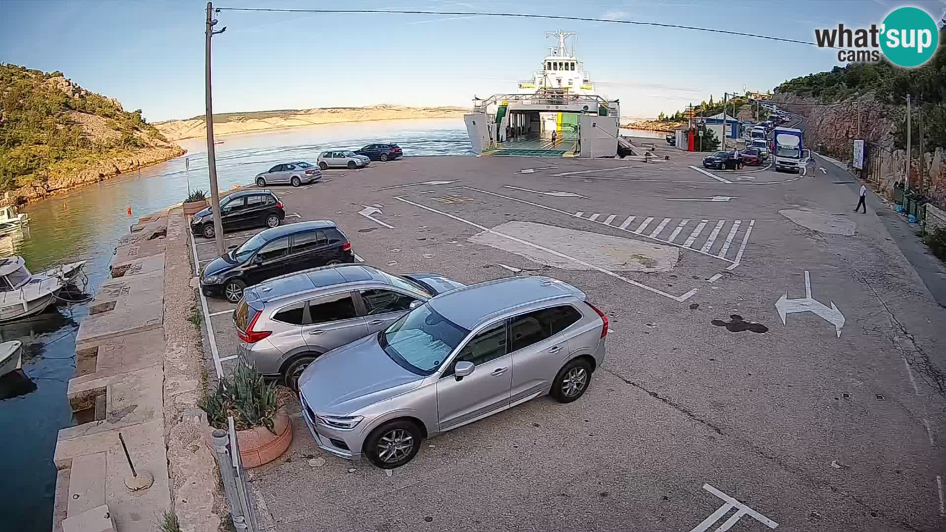 Webcam del puerto de ferris de Prizna – hacia la isla de Pag