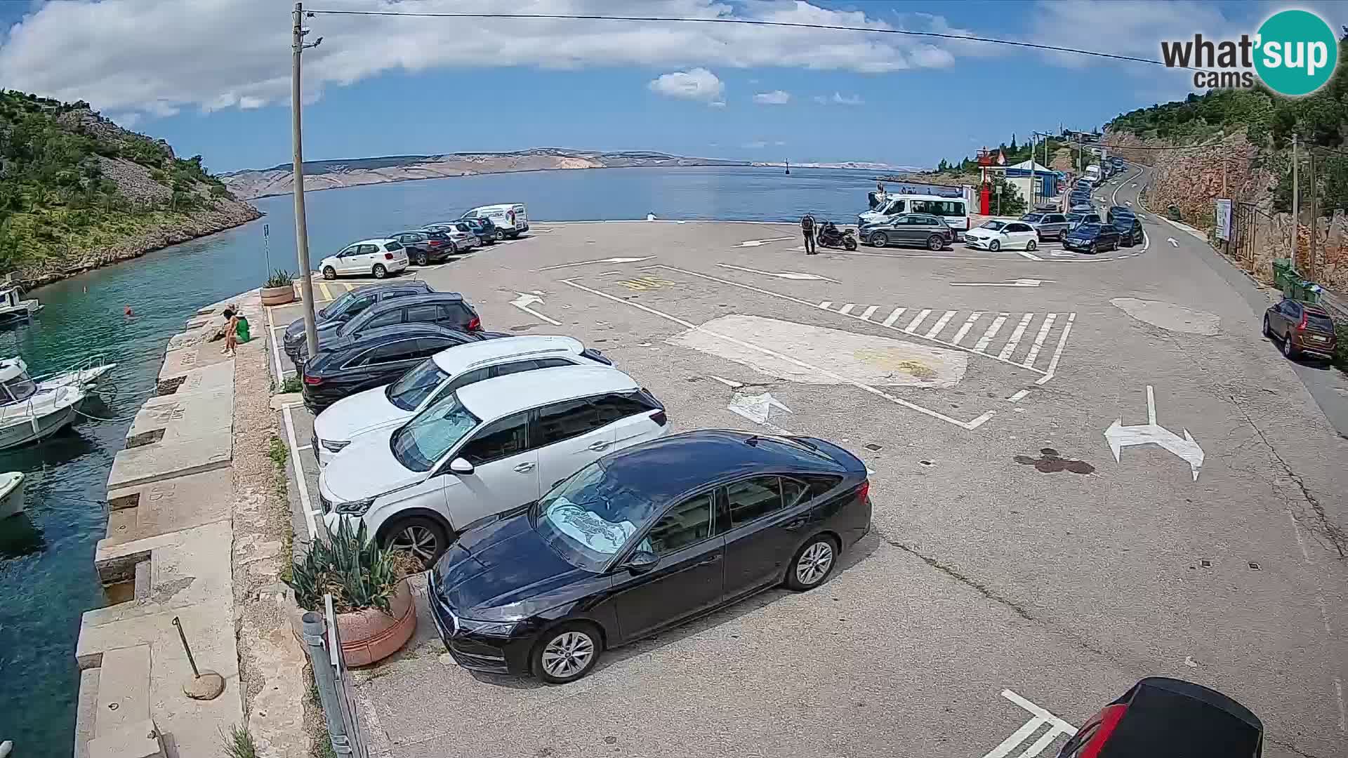 Spletna kamera trajektno pristanišče Prizna – proti otoku Pag