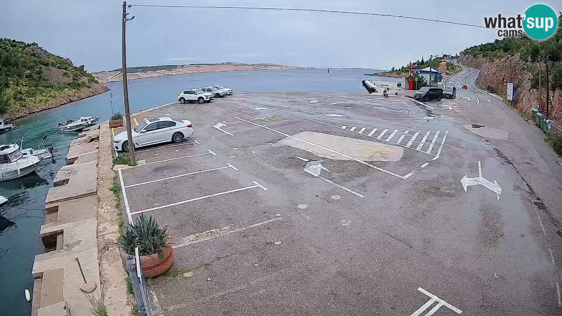 Webcam del puerto de ferris de Prizna – hacia la isla de Pag