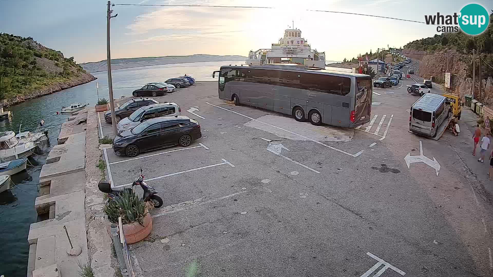 Webcam port de ferry de Prizna – vers l’île de Pag