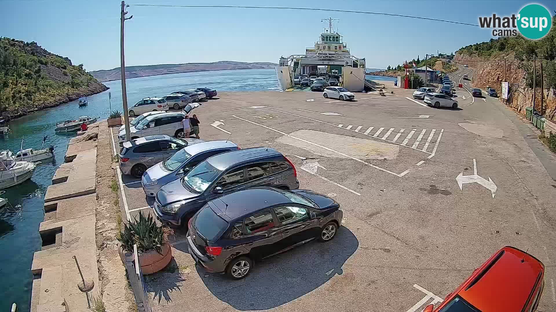 Spletna kamera trajektno pristanišče Prizna – proti otoku Pag