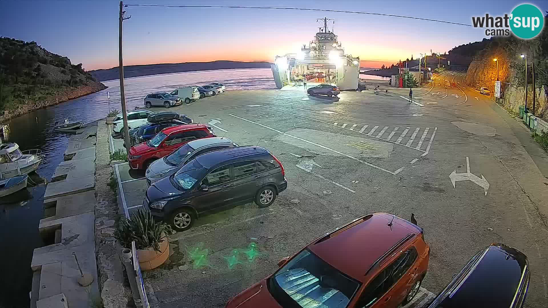 Webcam del puerto de ferris de Prizna – hacia la isla de Pag