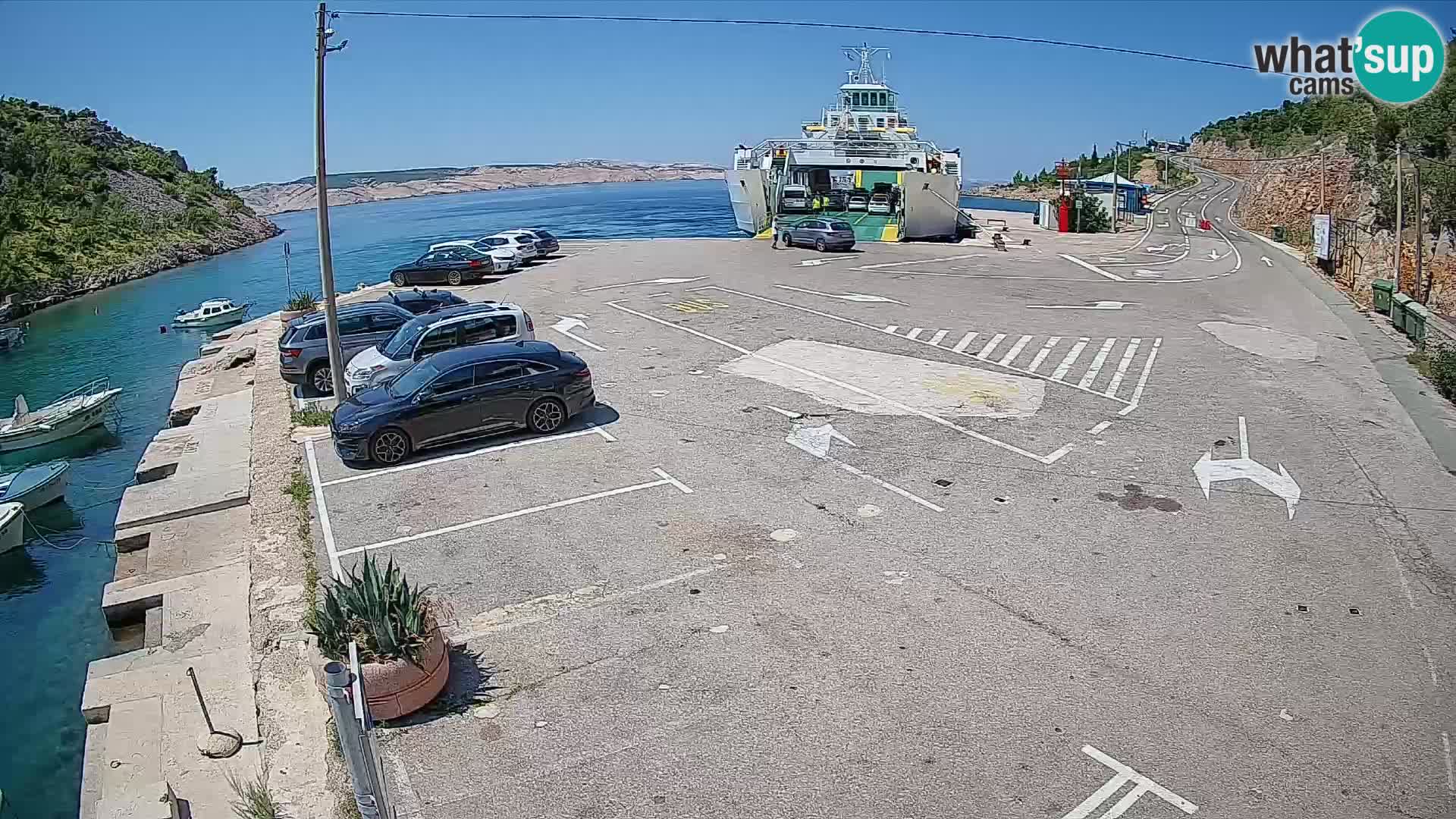 Webcam del puerto de ferris de Prizna – hacia la isla de Pag