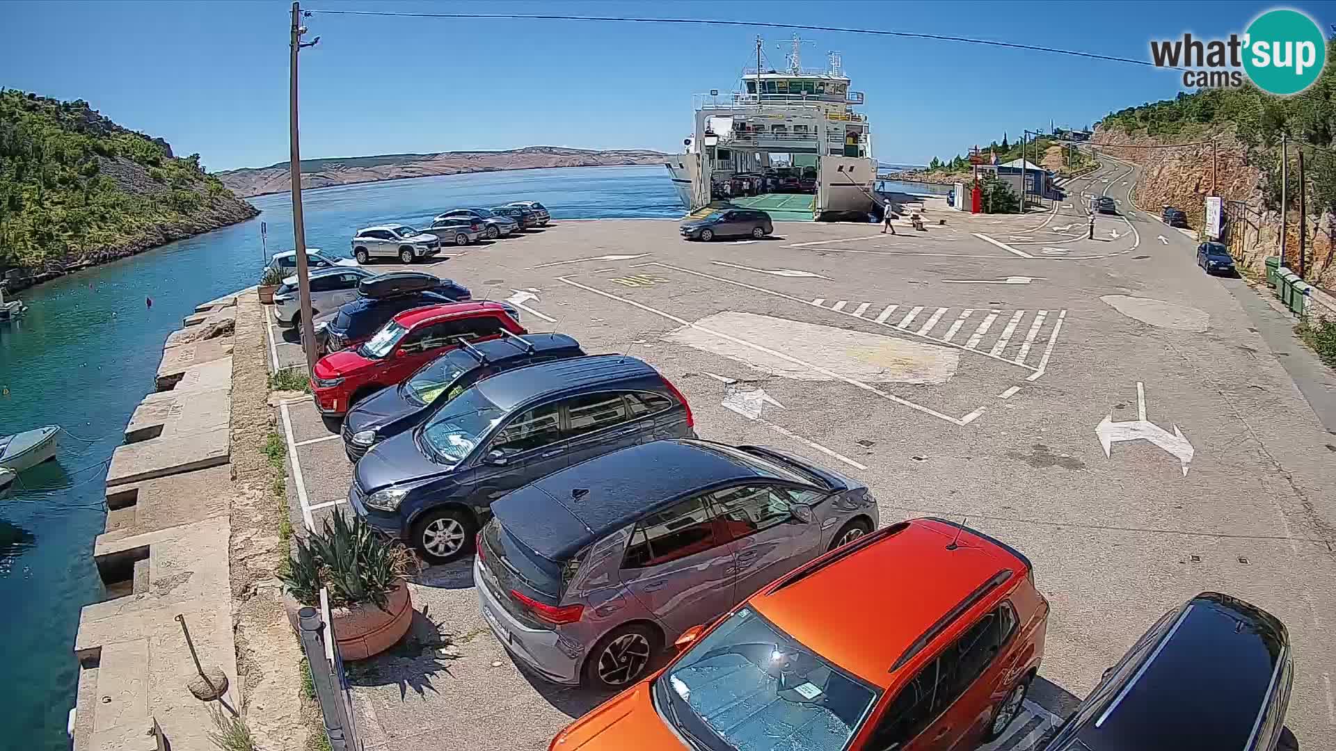 Webcam del puerto de ferris de Prizna – hacia la isla de Pag