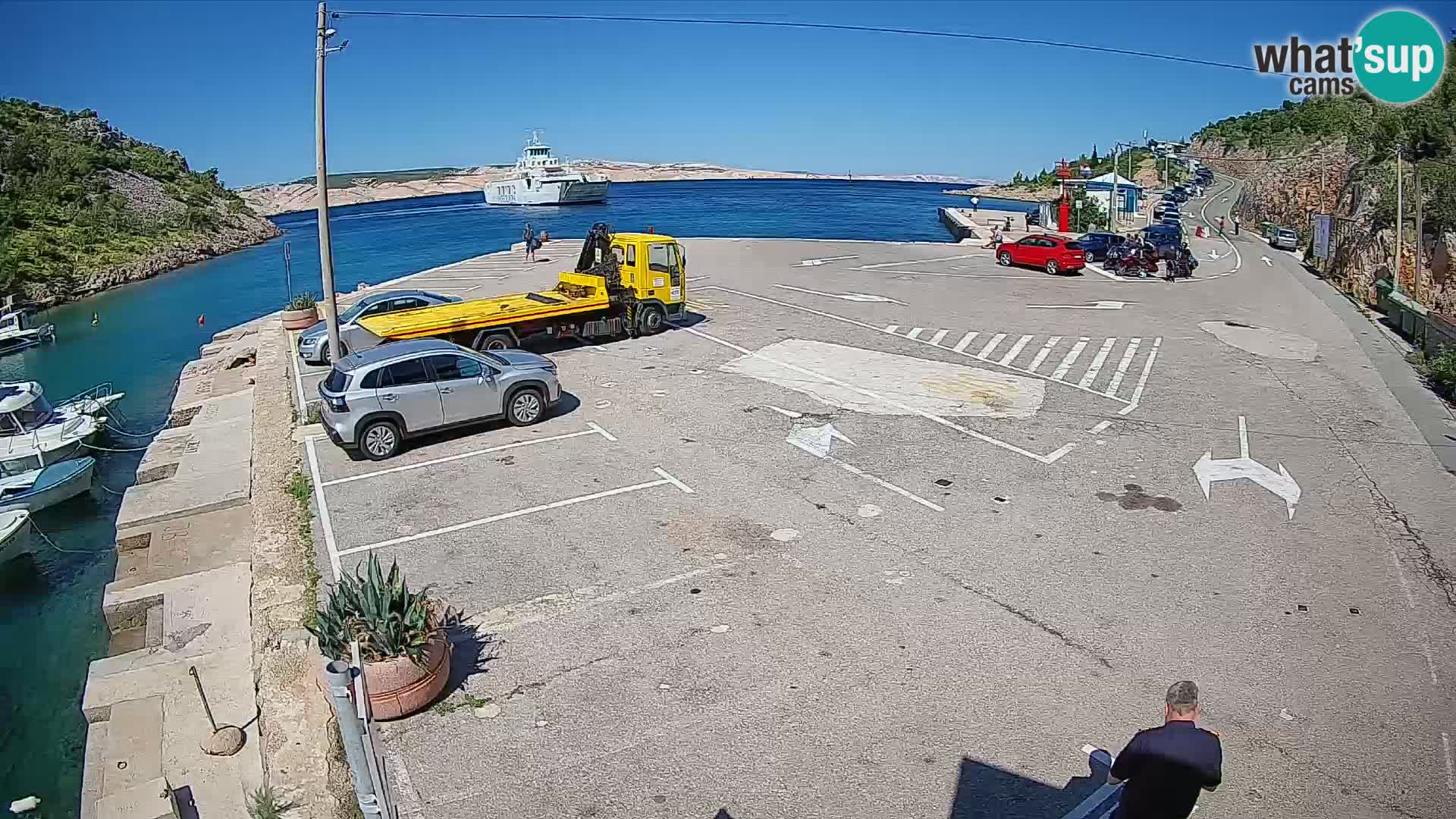 Webcam del puerto de ferris de Prizna – hacia la isla de Pag