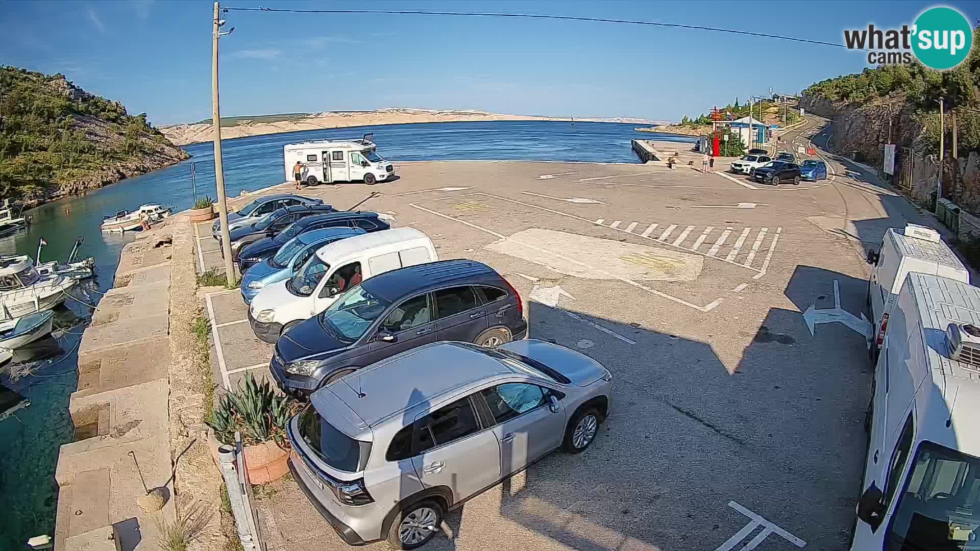 Webcam del puerto de ferris de Prizna – hacia la isla de Pag