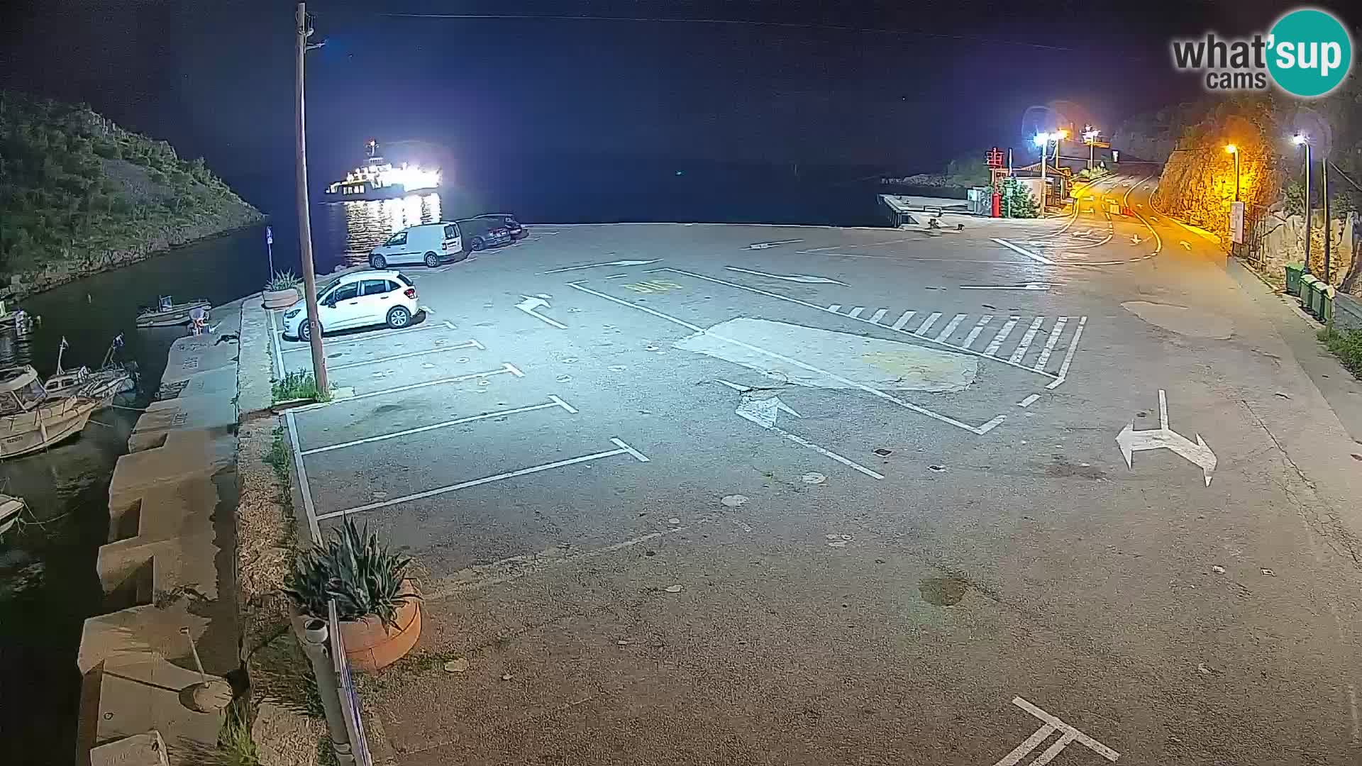 Webcam del puerto de ferris de Prizna – hacia la isla de Pag