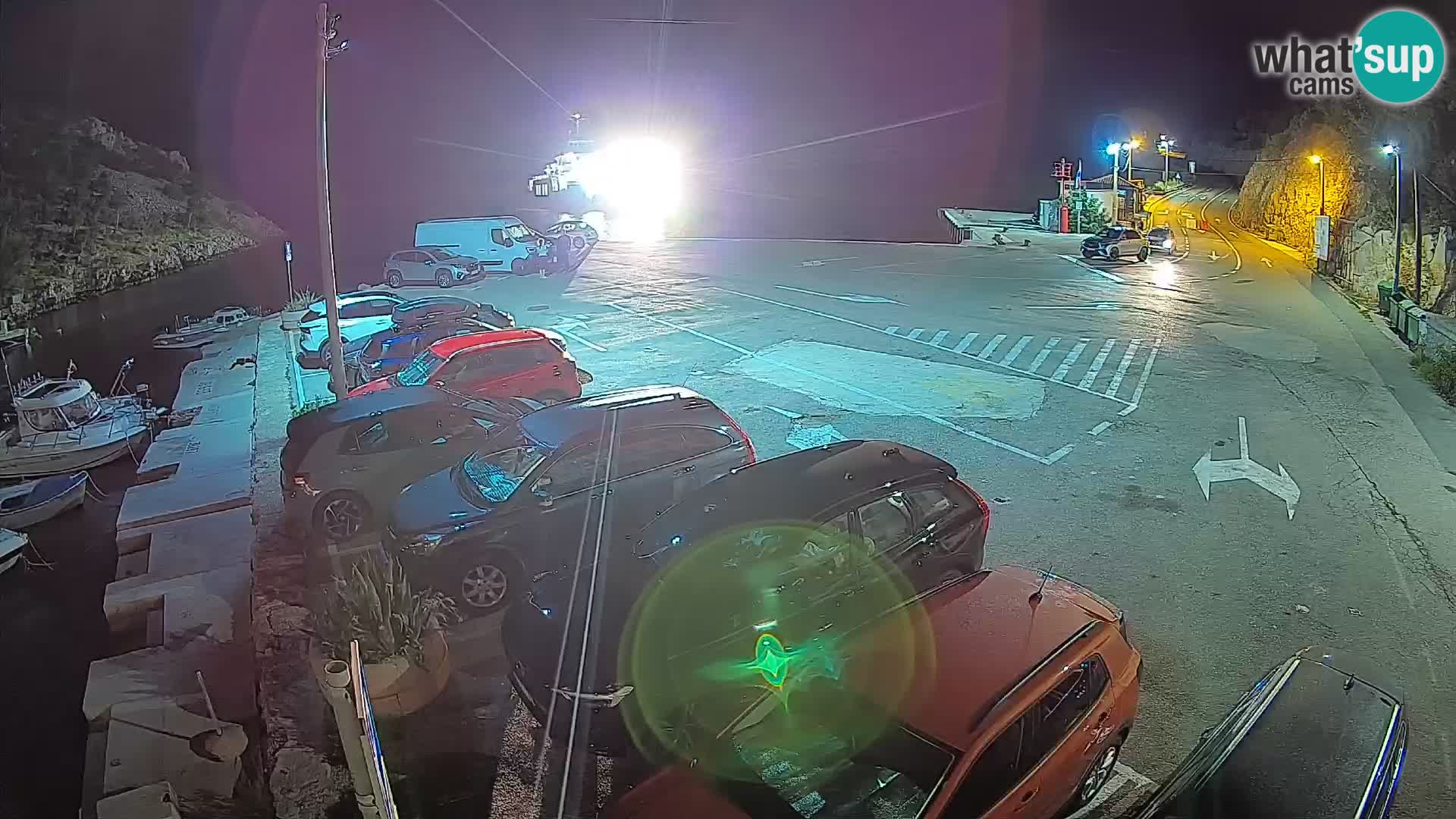 Webcam del puerto de ferris de Prizna – hacia la isla de Pag