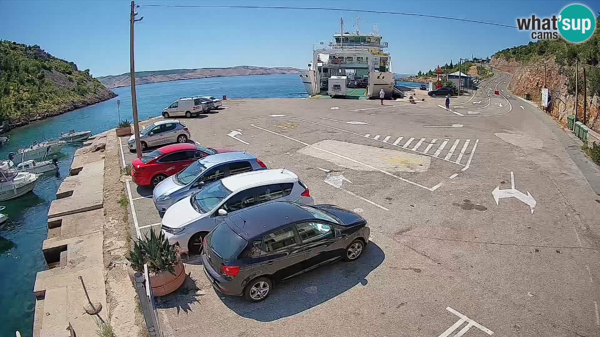 Webcam del puerto de ferris de Prizna – hacia la isla de Pag