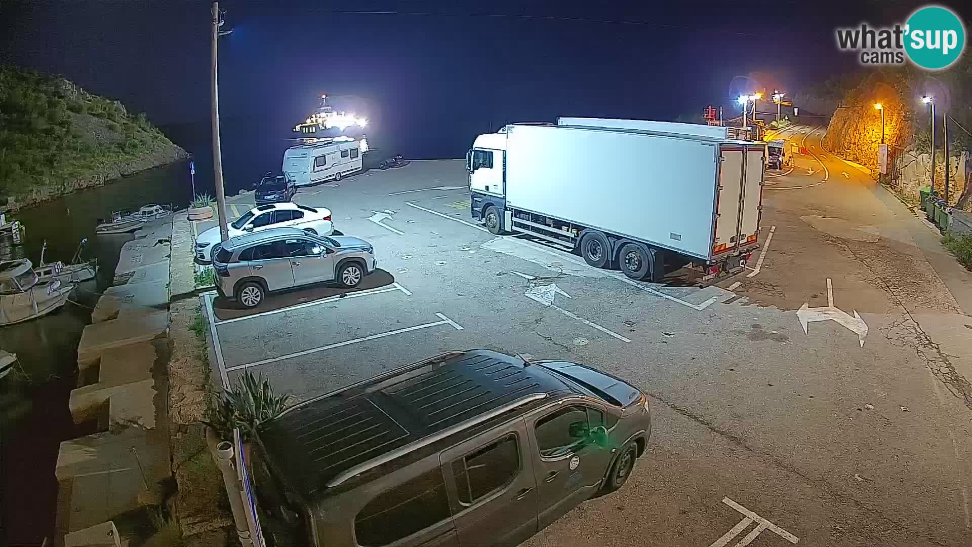 Webcam del puerto de ferris de Prizna – hacia la isla de Pag