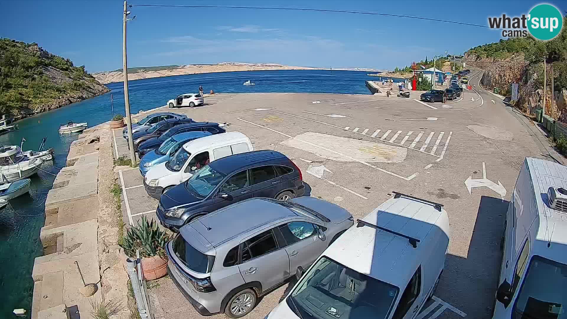 Webcam del puerto de ferris de Prizna – hacia la isla de Pag