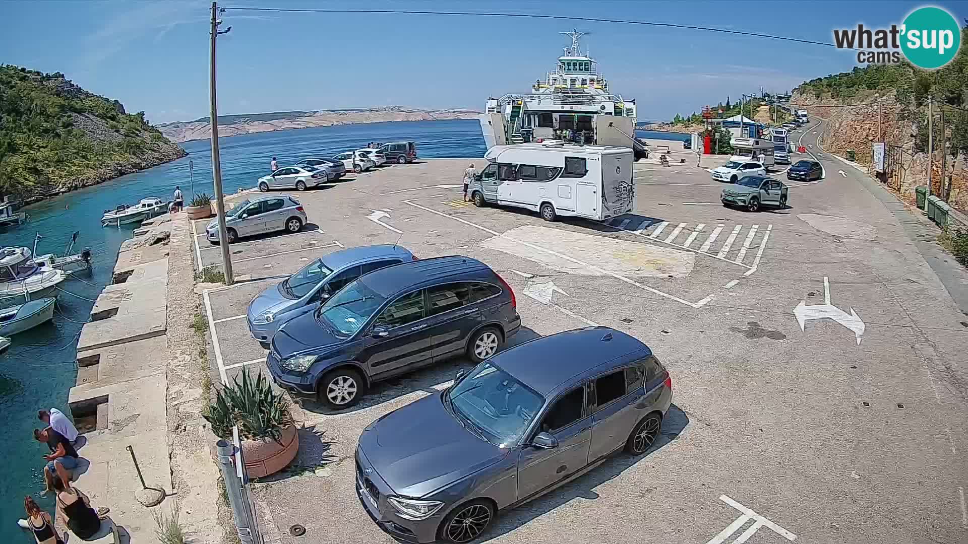 Webcam del puerto de ferris de Prizna – hacia la isla de Pag
