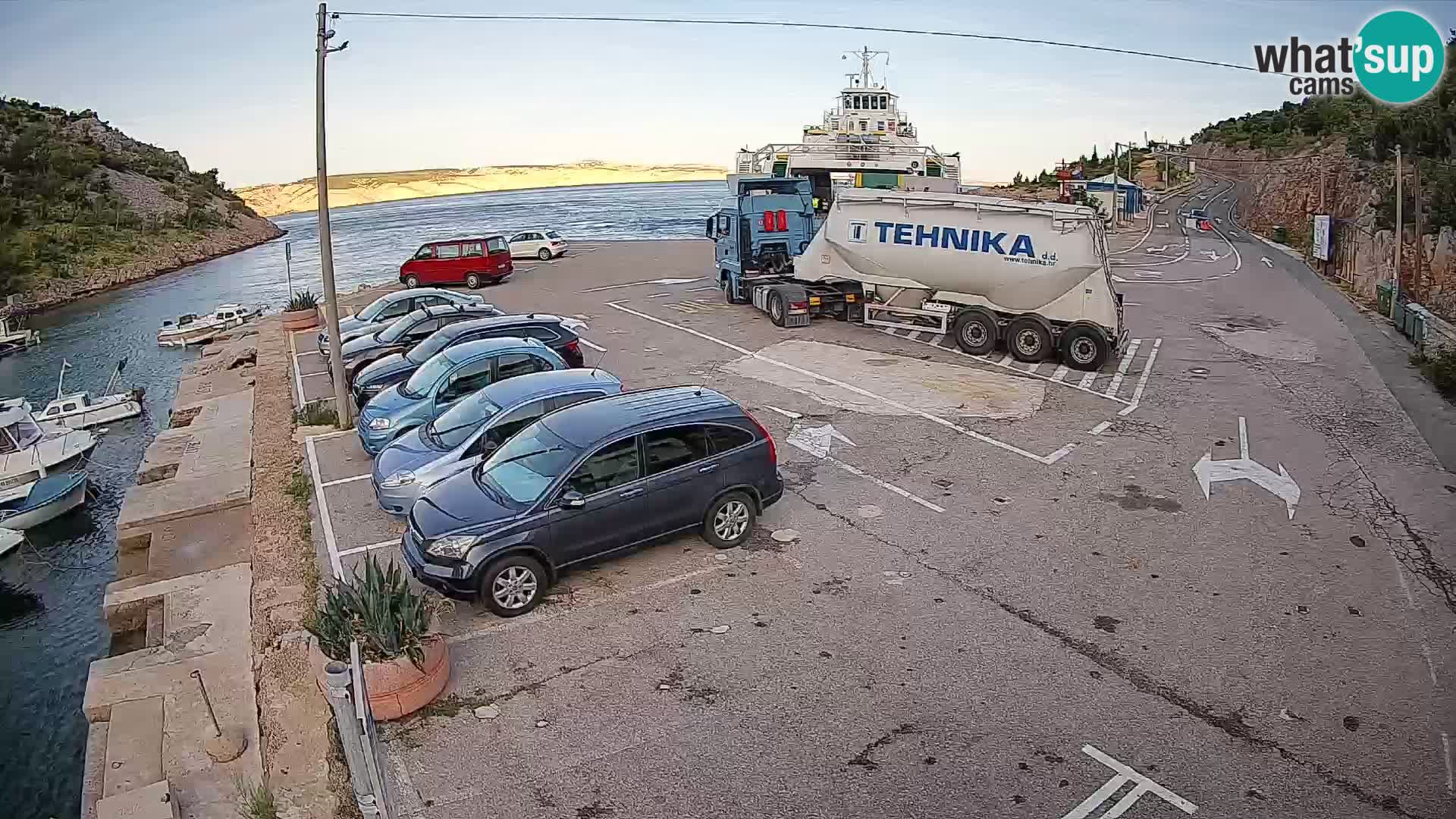 Webcam port de ferry de Prizna – vers l’île de Pag