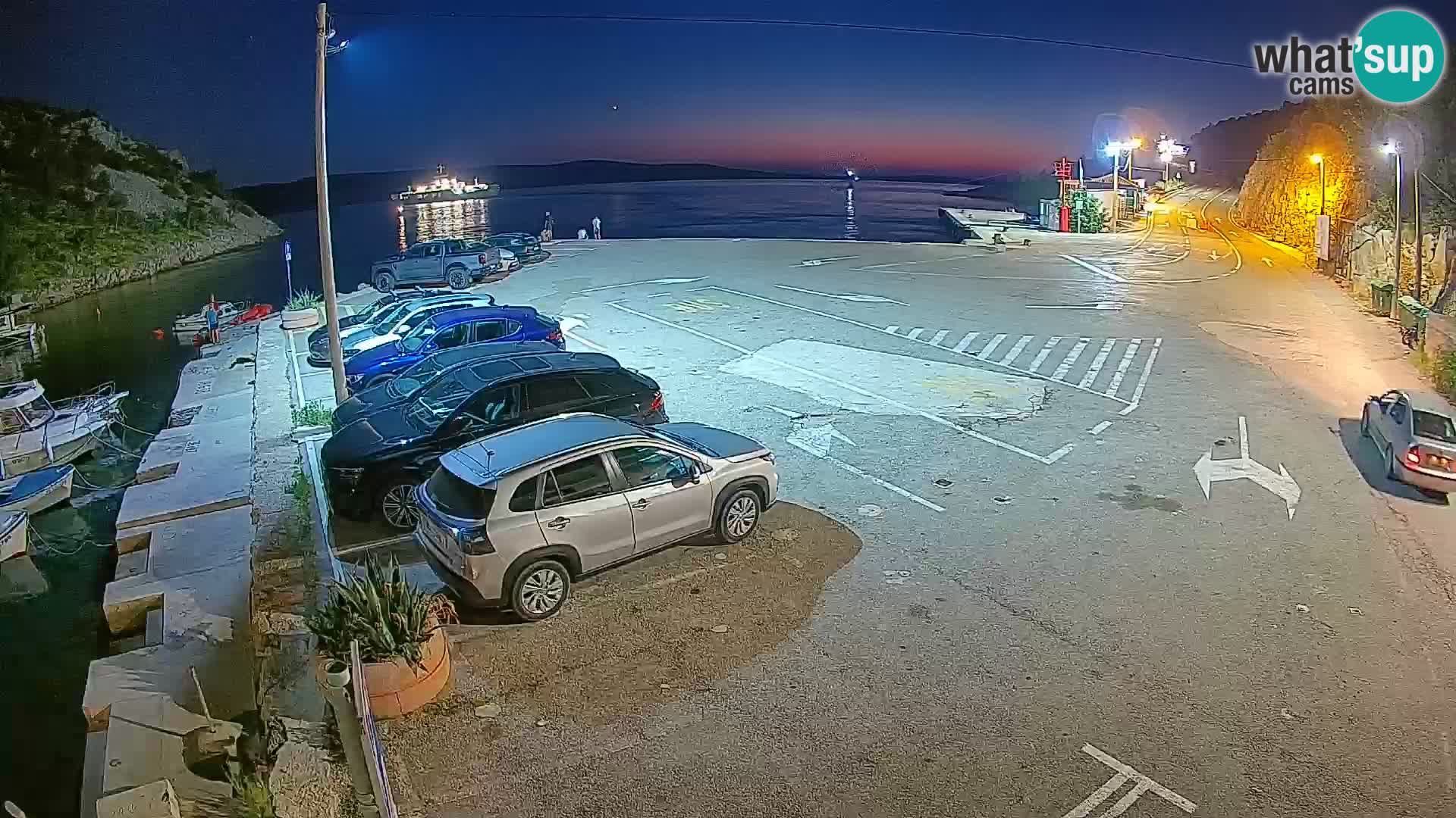 Webcam del puerto de ferris de Prizna – hacia la isla de Pag