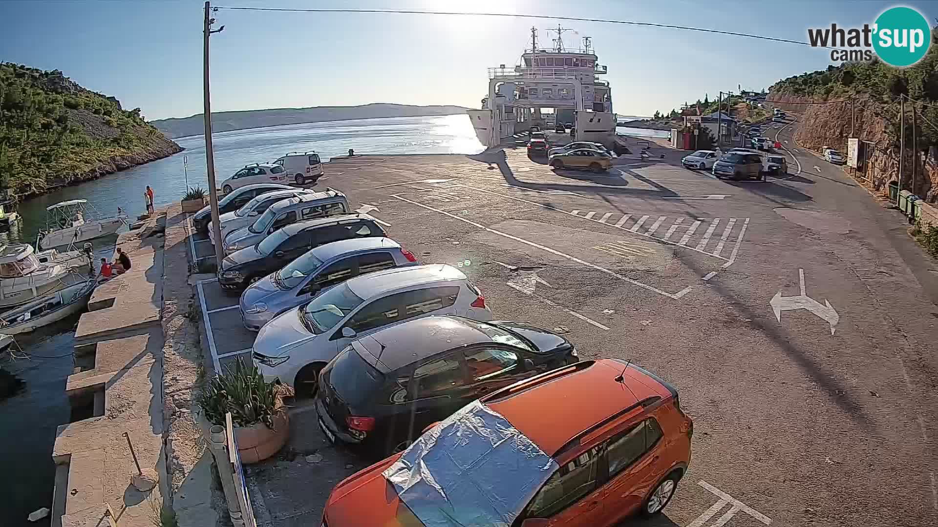 Webcam del puerto de ferris de Prizna – hacia la isla de Pag