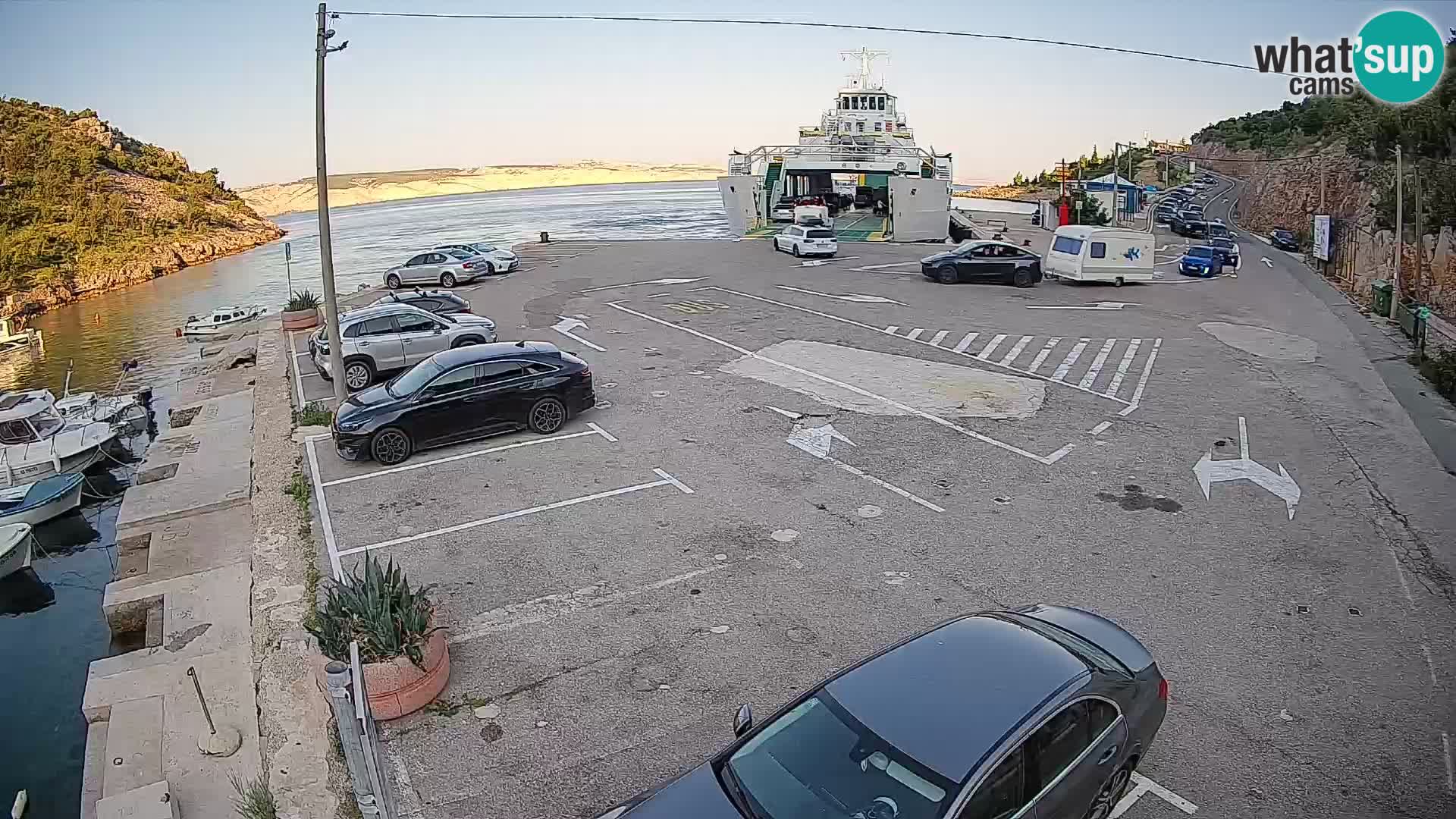 Webcam port de ferry de Prizna – vers l’île de Pag