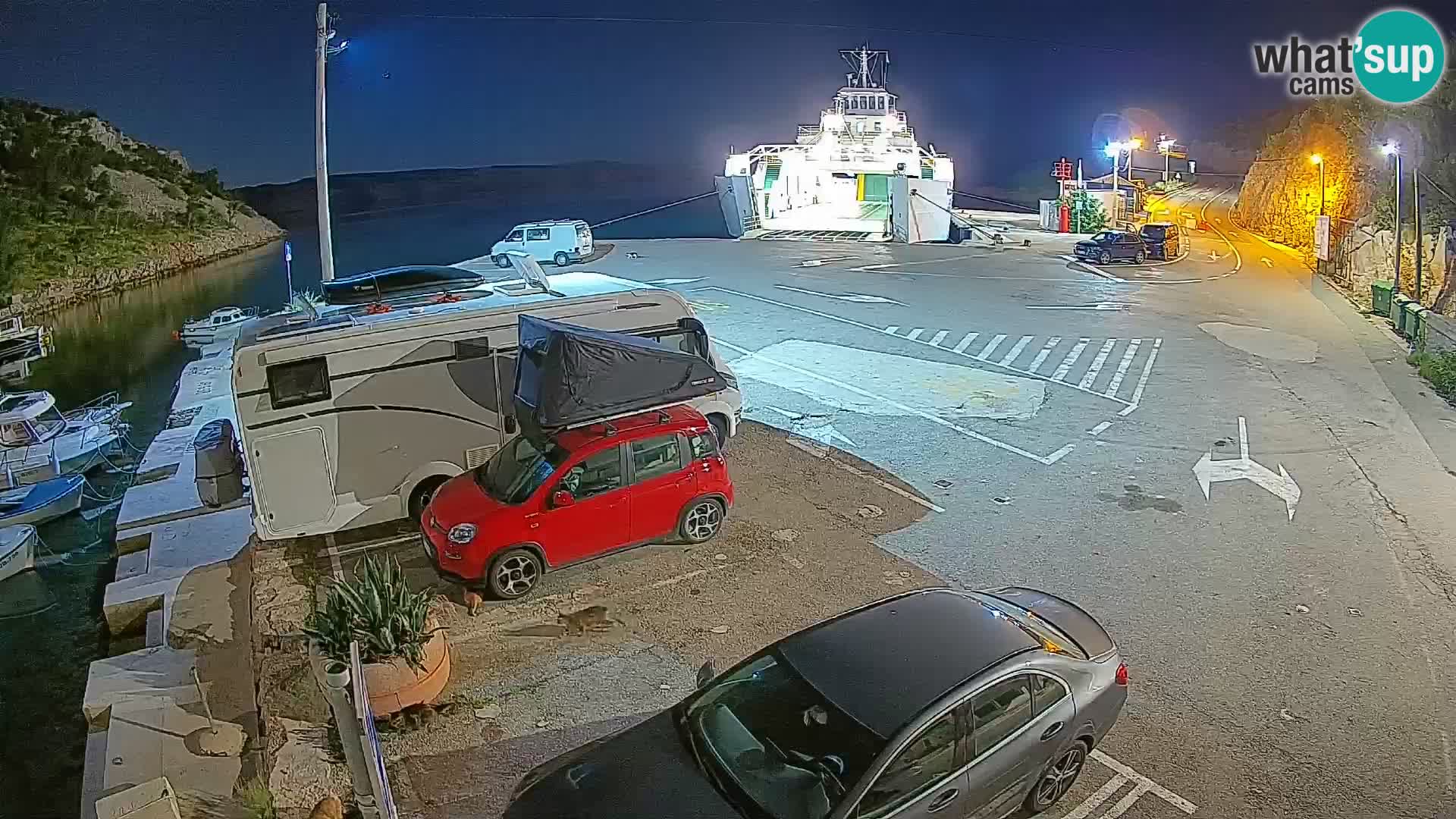 Webcam del puerto de ferris de Prizna – hacia la isla de Pag