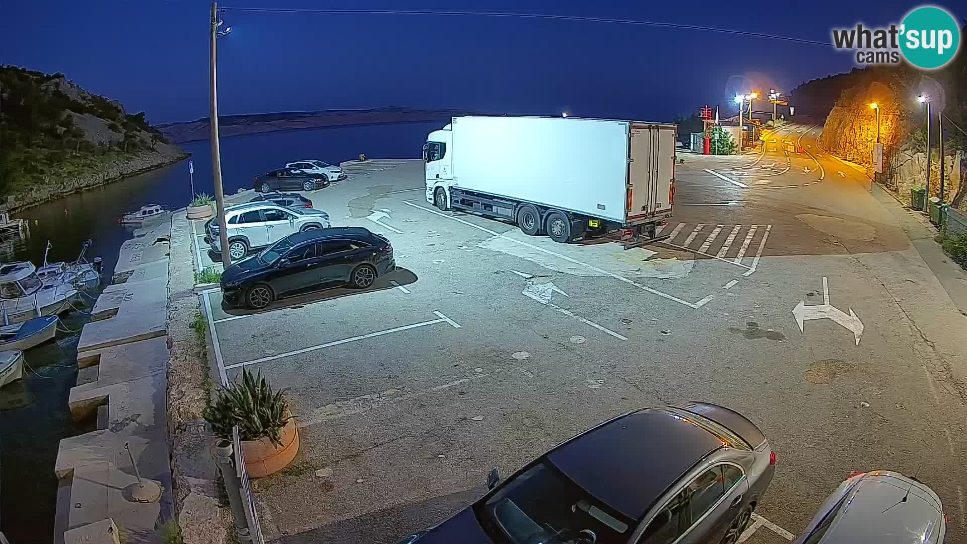 Web kamera trajektna luka Prizna – prema otoku Pag
