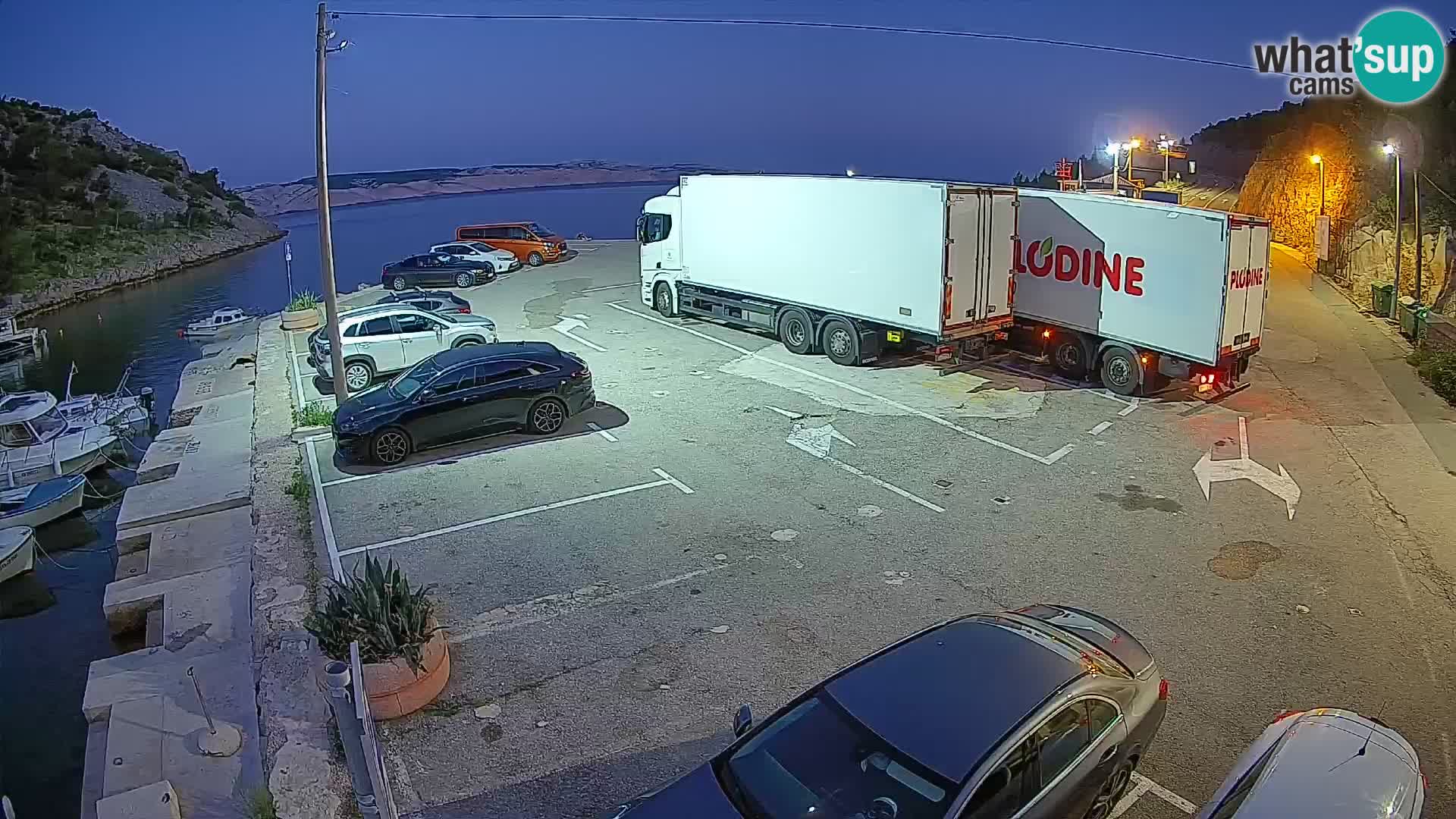 Webcam del puerto de ferris de Prizna – hacia la isla de Pag