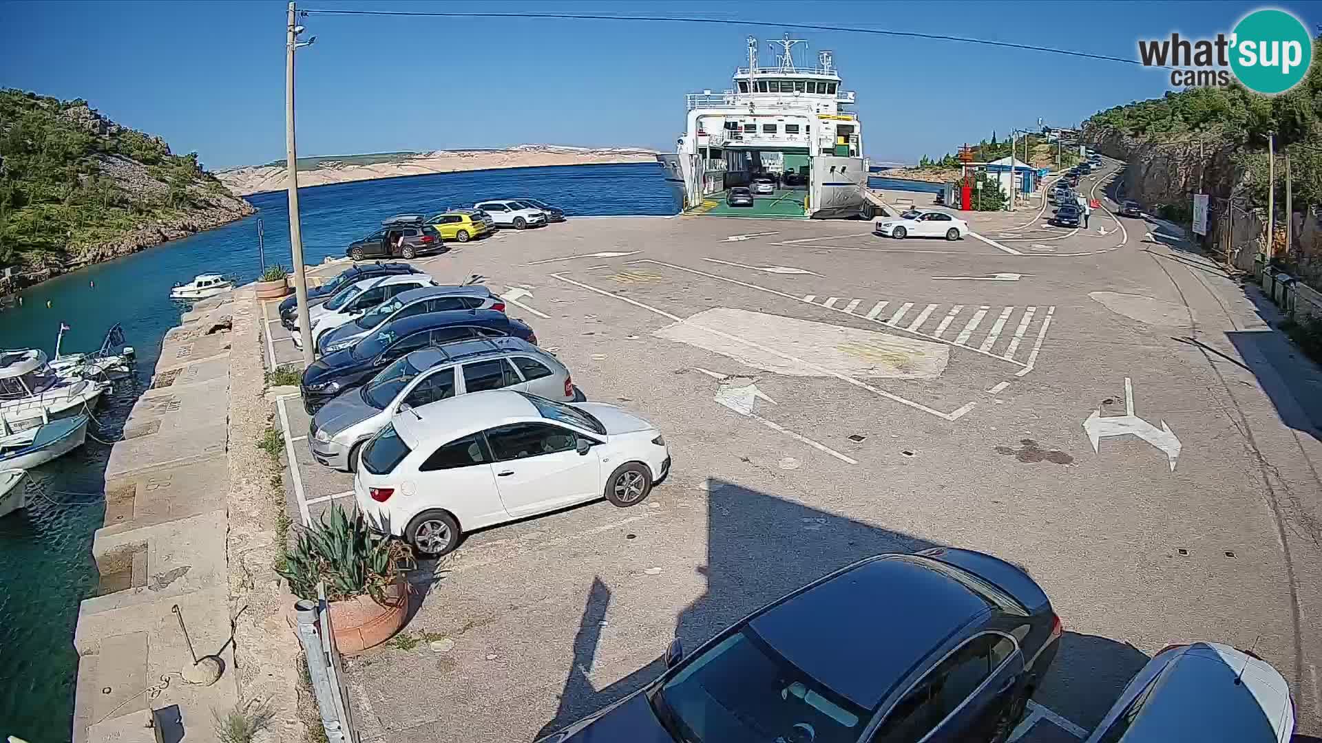 Webcam del puerto de ferris de Prizna – hacia la isla de Pag