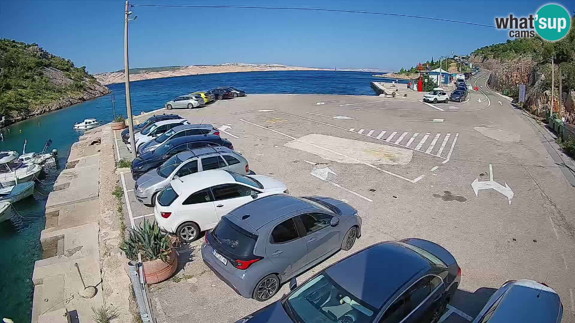 Webcam del puerto de ferris de Prizna – hacia la isla de Pag