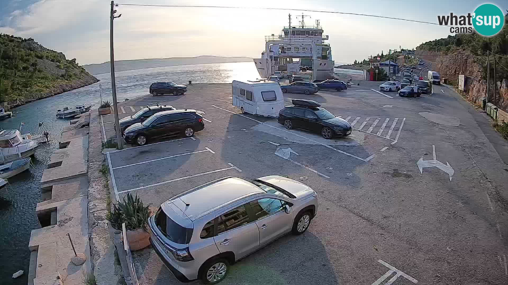 Webcam del puerto de ferris de Prizna – hacia la isla de Pag
