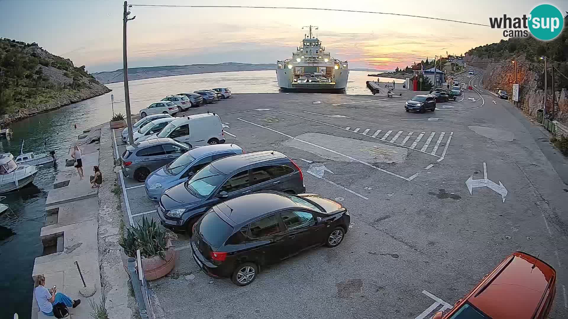 Webcam del puerto de ferris de Prizna – hacia la isla de Pag
