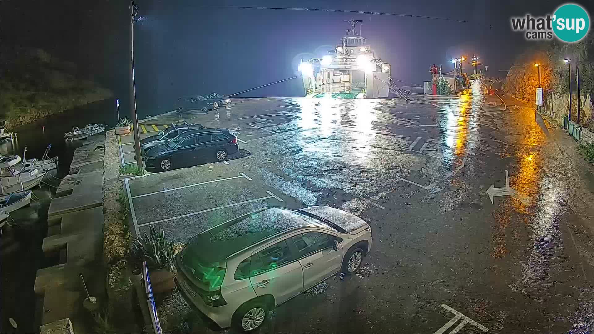 Webcam del puerto de ferris de Prizna – hacia la isla de Pag