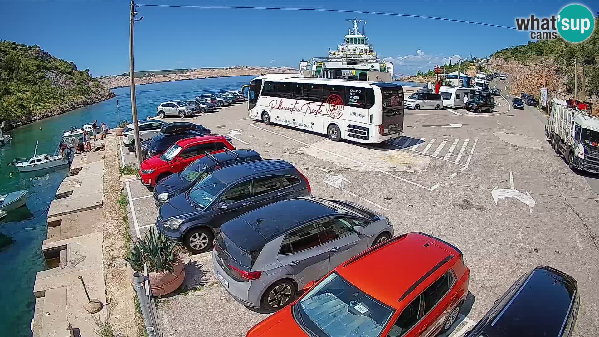 Webcam del puerto de ferris de Prizna – hacia la isla de Pag