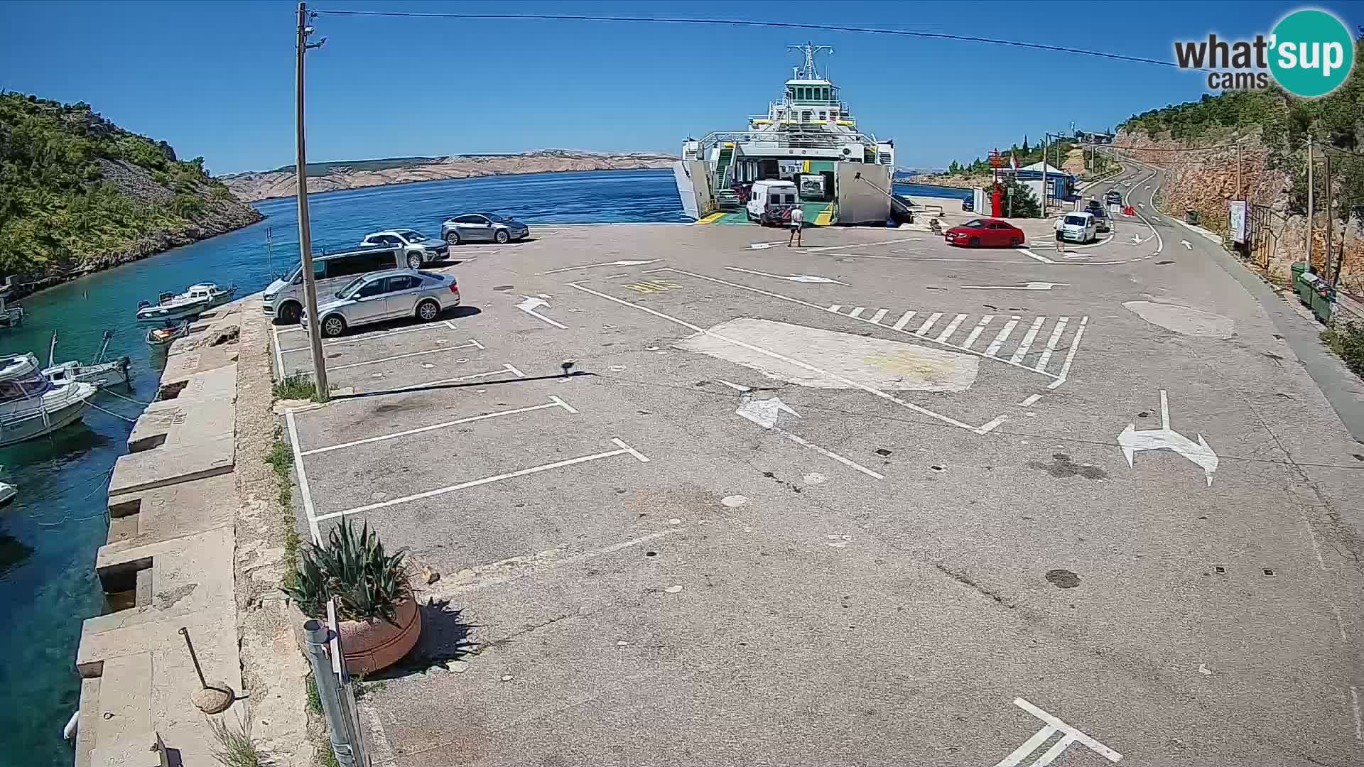 Webcam del puerto de ferris de Prizna – hacia la isla de Pag