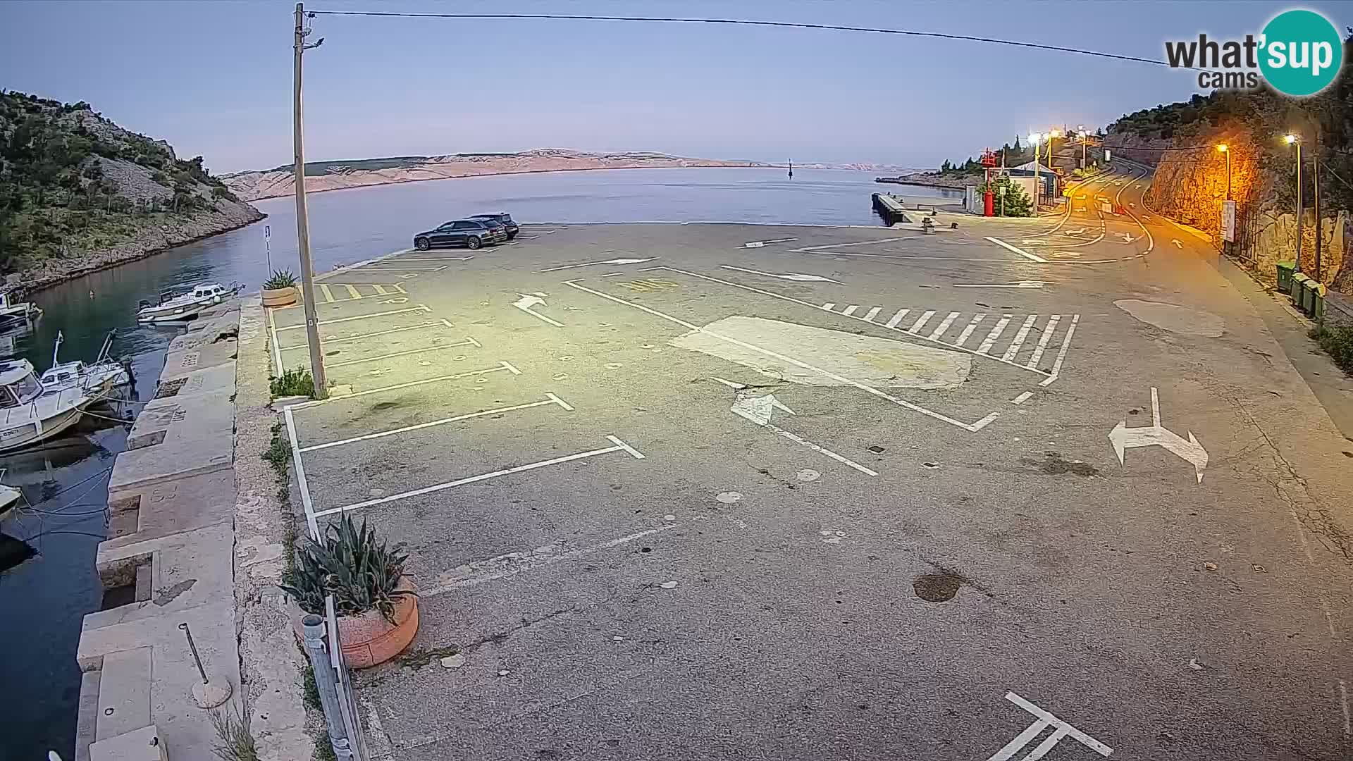 Webcam del puerto de ferris de Prizna – hacia la isla de Pag