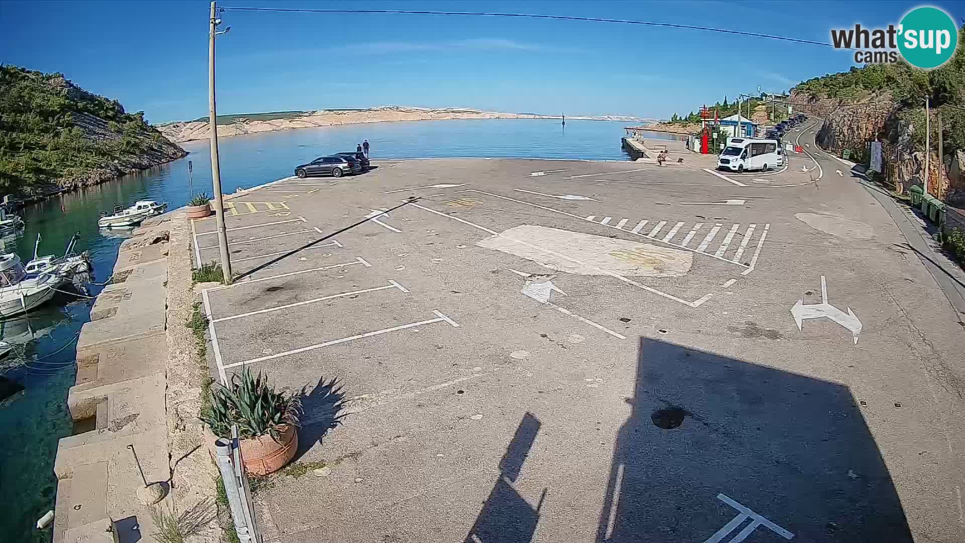 Webcam del puerto de ferris de Prizna – hacia la isla de Pag