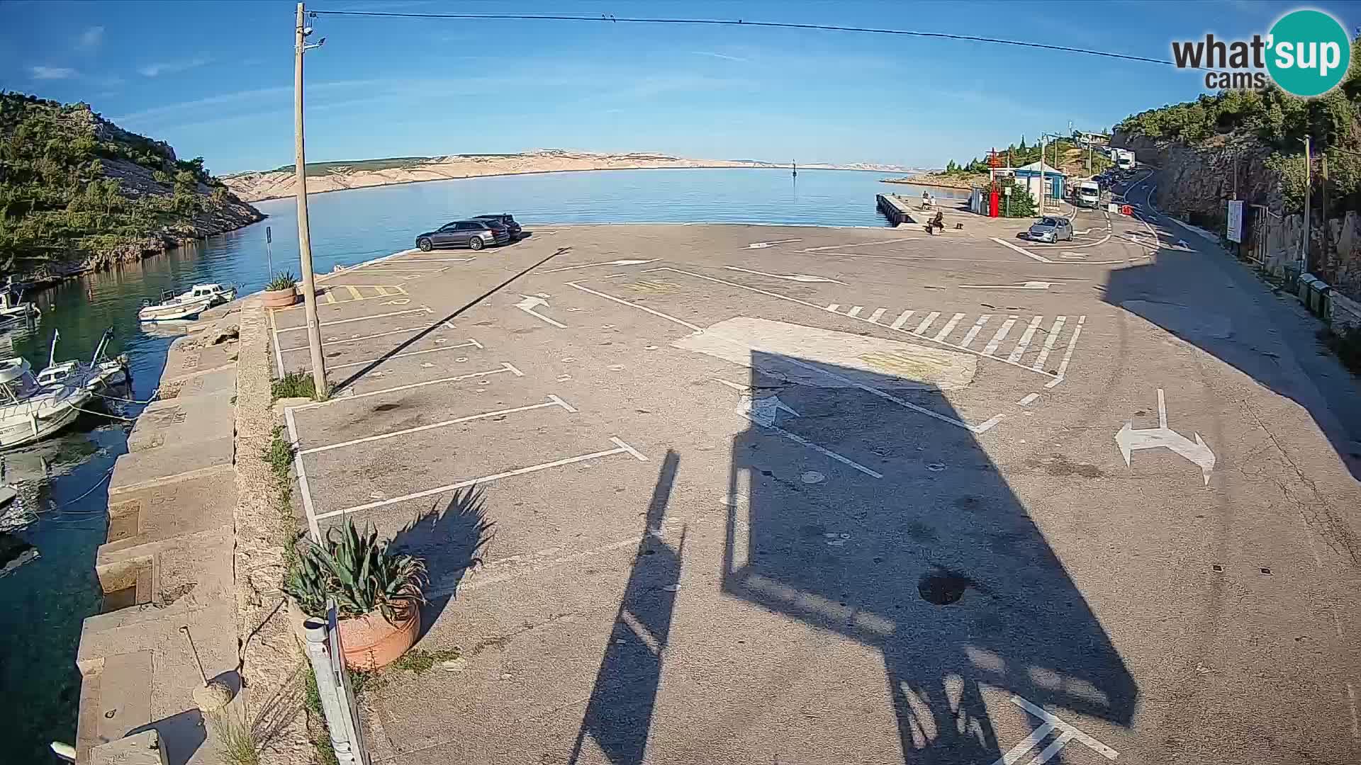 Webcam del puerto de ferris de Prizna – hacia la isla de Pag