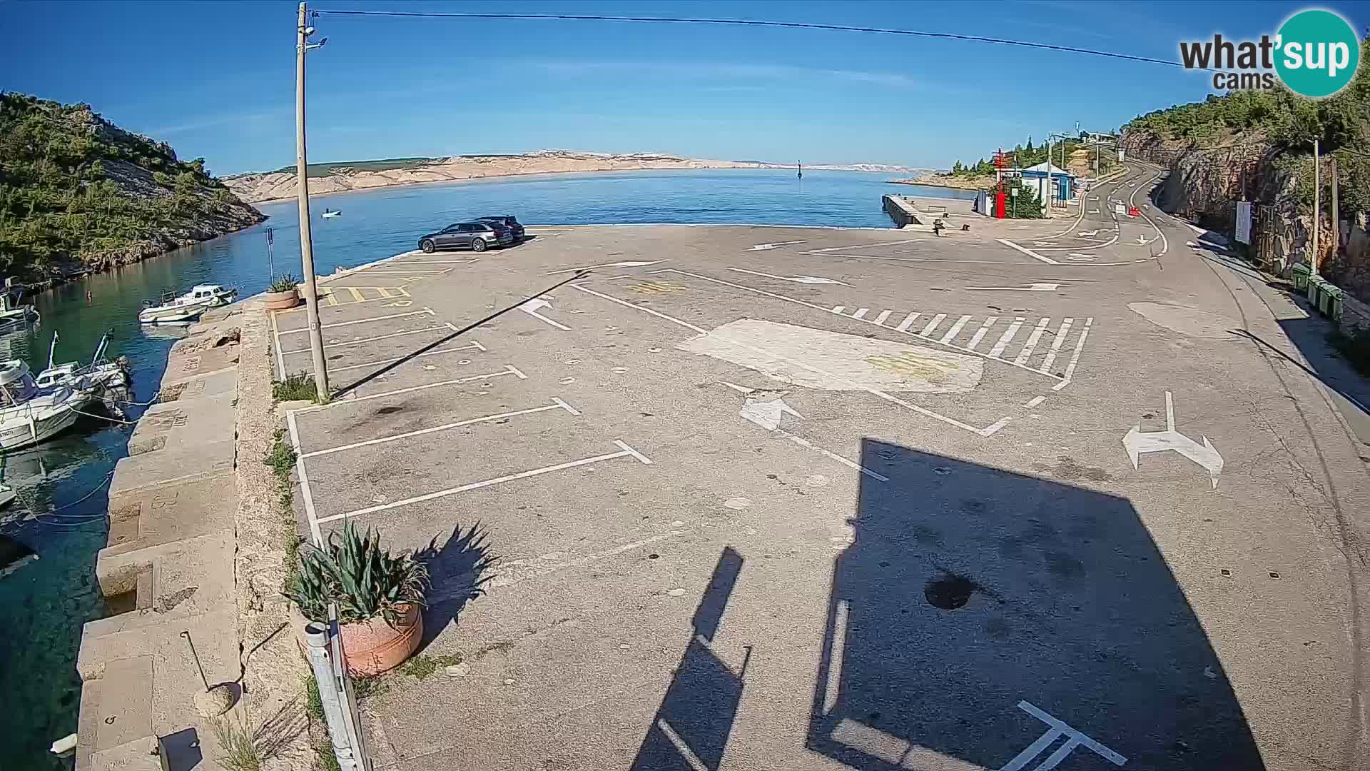 Webcam del puerto de ferris de Prizna – hacia la isla de Pag